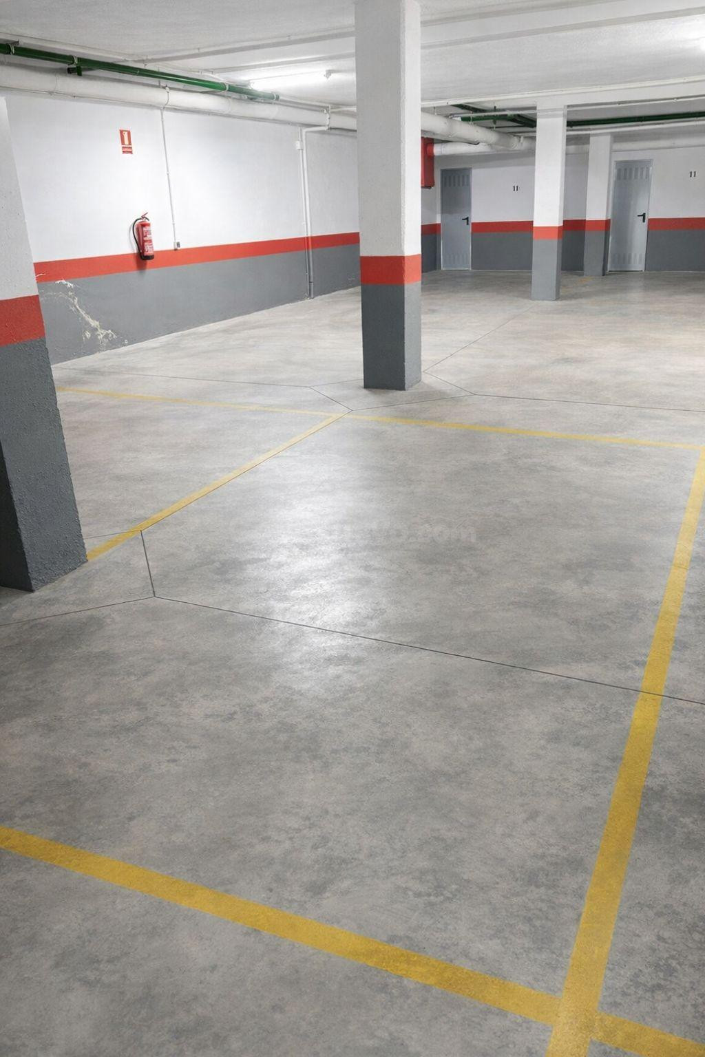 PLAZA DE GARAJE GRANDE EN calle SAN FERNANDO– CENTRO DE SEVI - foto 2