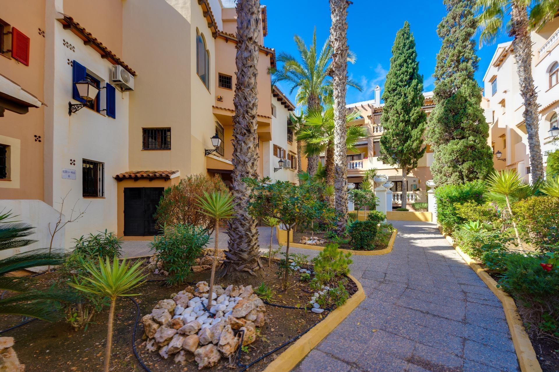 Maravilloso piso bajo (aprox. 72 m2) con gran terraza en la  - foto 28