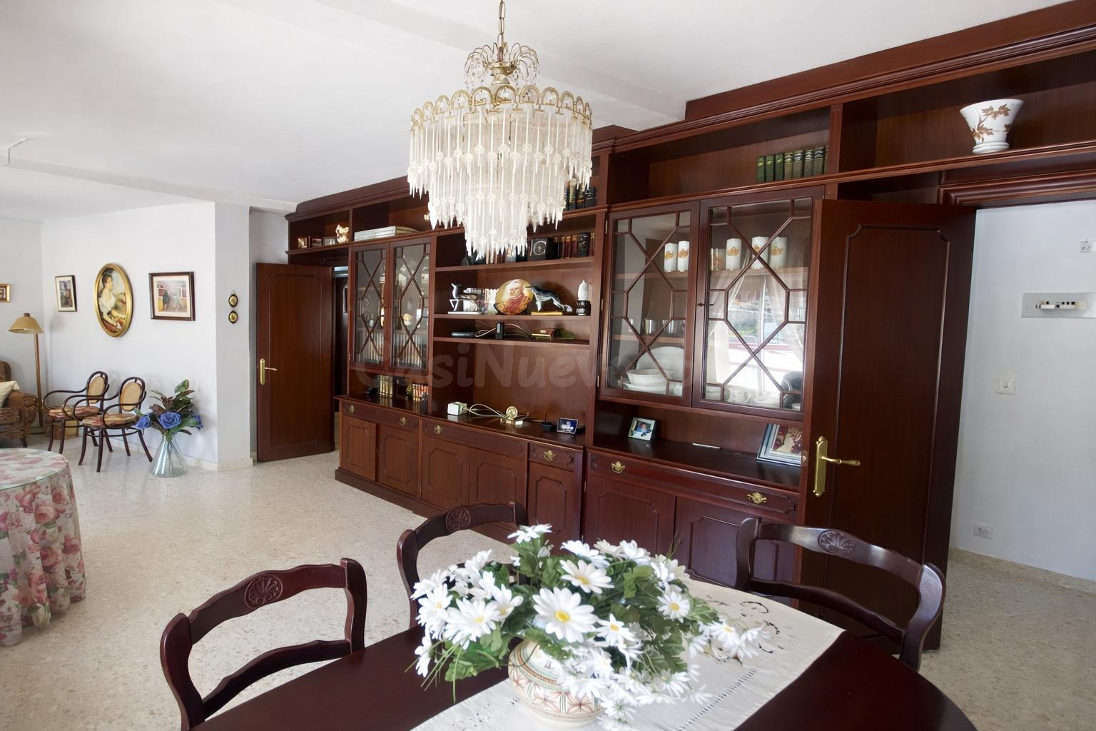 Amplio piso de 3 dormitorios con balcón en plena Calle Real  - foto 2