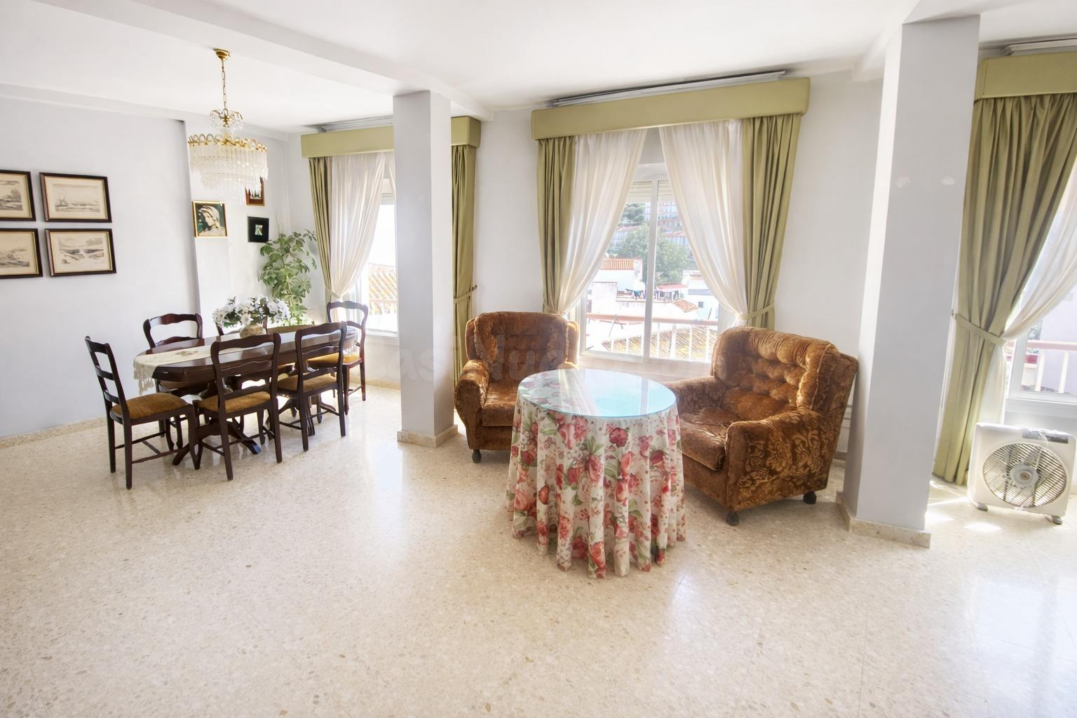 Amplio piso de 3 dormitorios con balcón en plena Calle Real  - foto 5