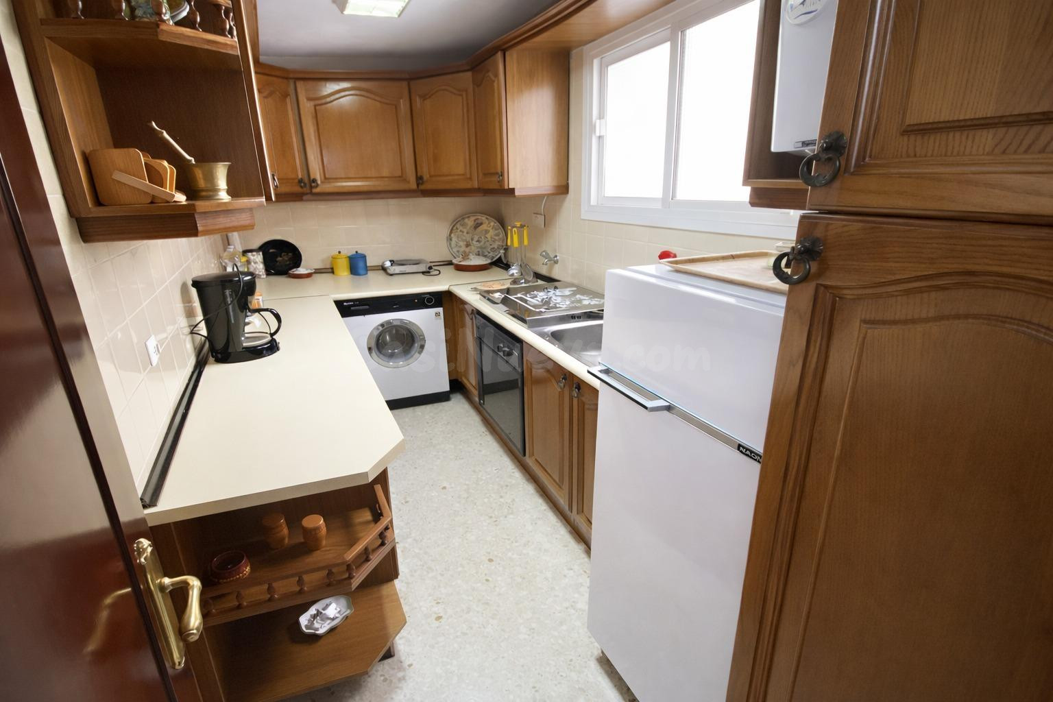 Amplio piso de 3 dormitorios con balcón en plena Calle Real  - foto 12