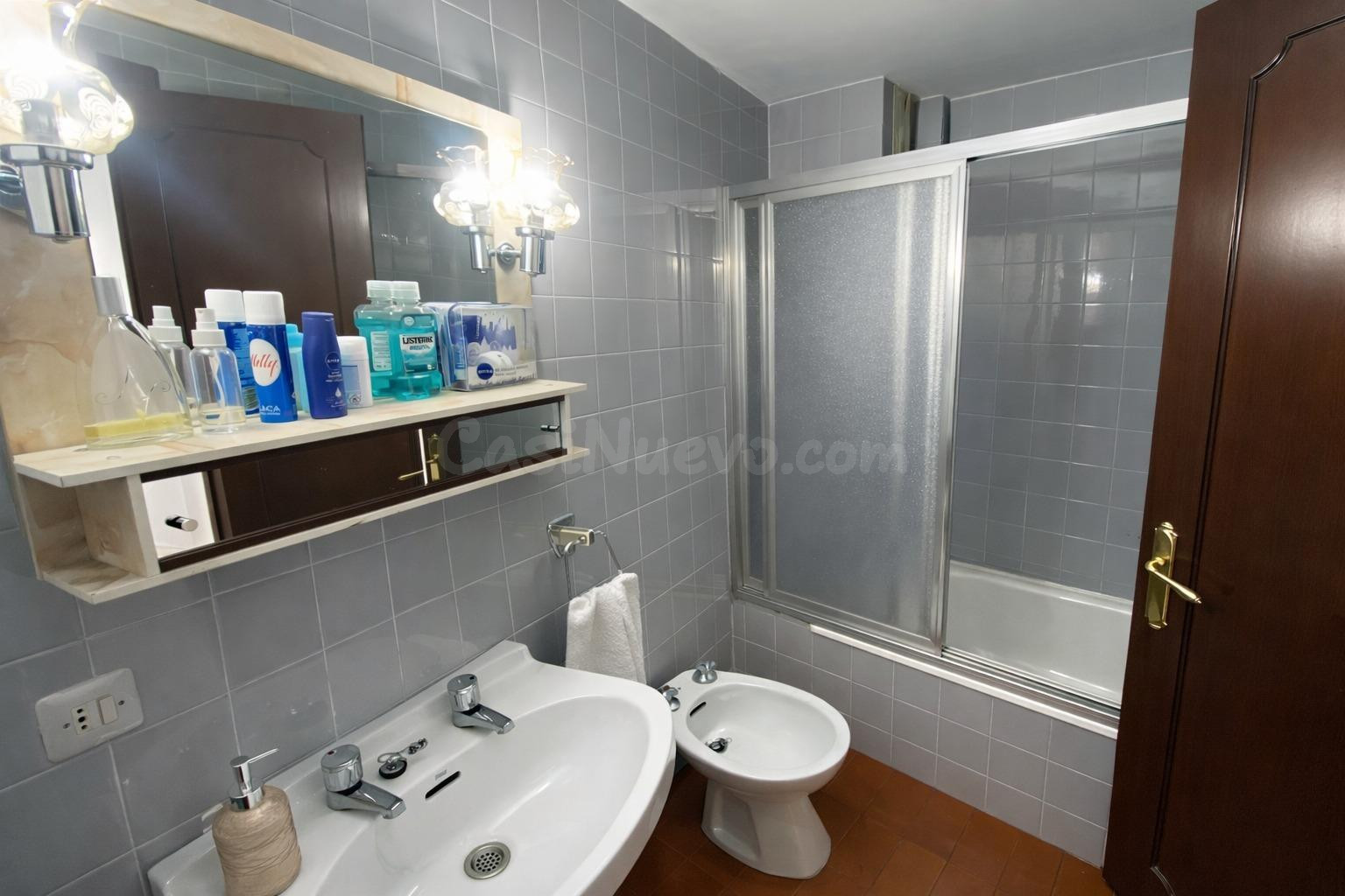 Amplio piso de 3 dormitorios con balcón en plena Calle Real  - foto 17