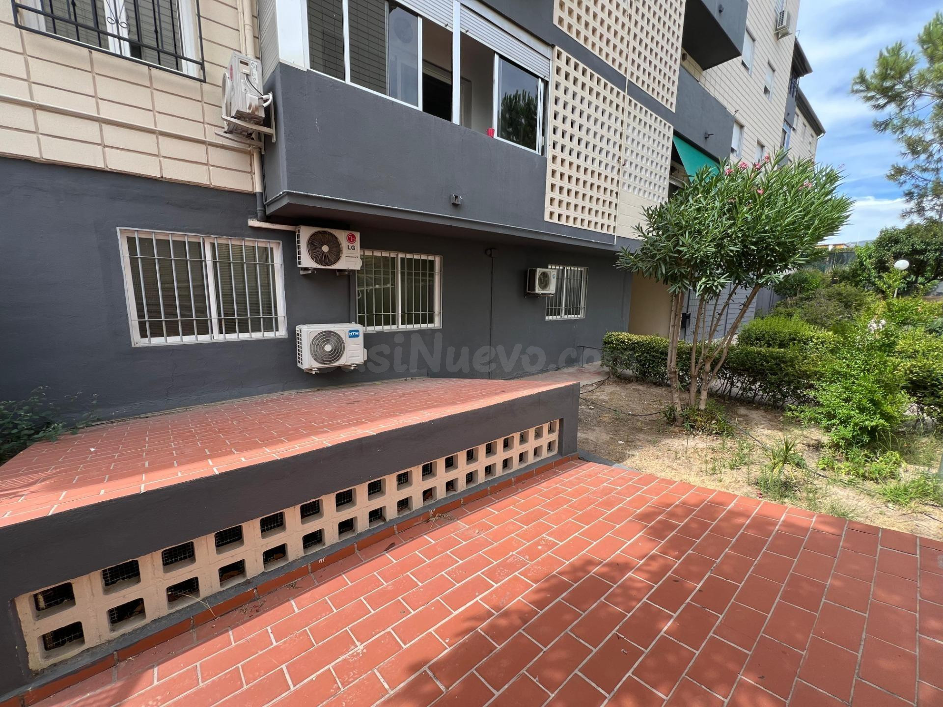 Espacioso local comercial en Maracena, con oficinas, almacén - foto 12