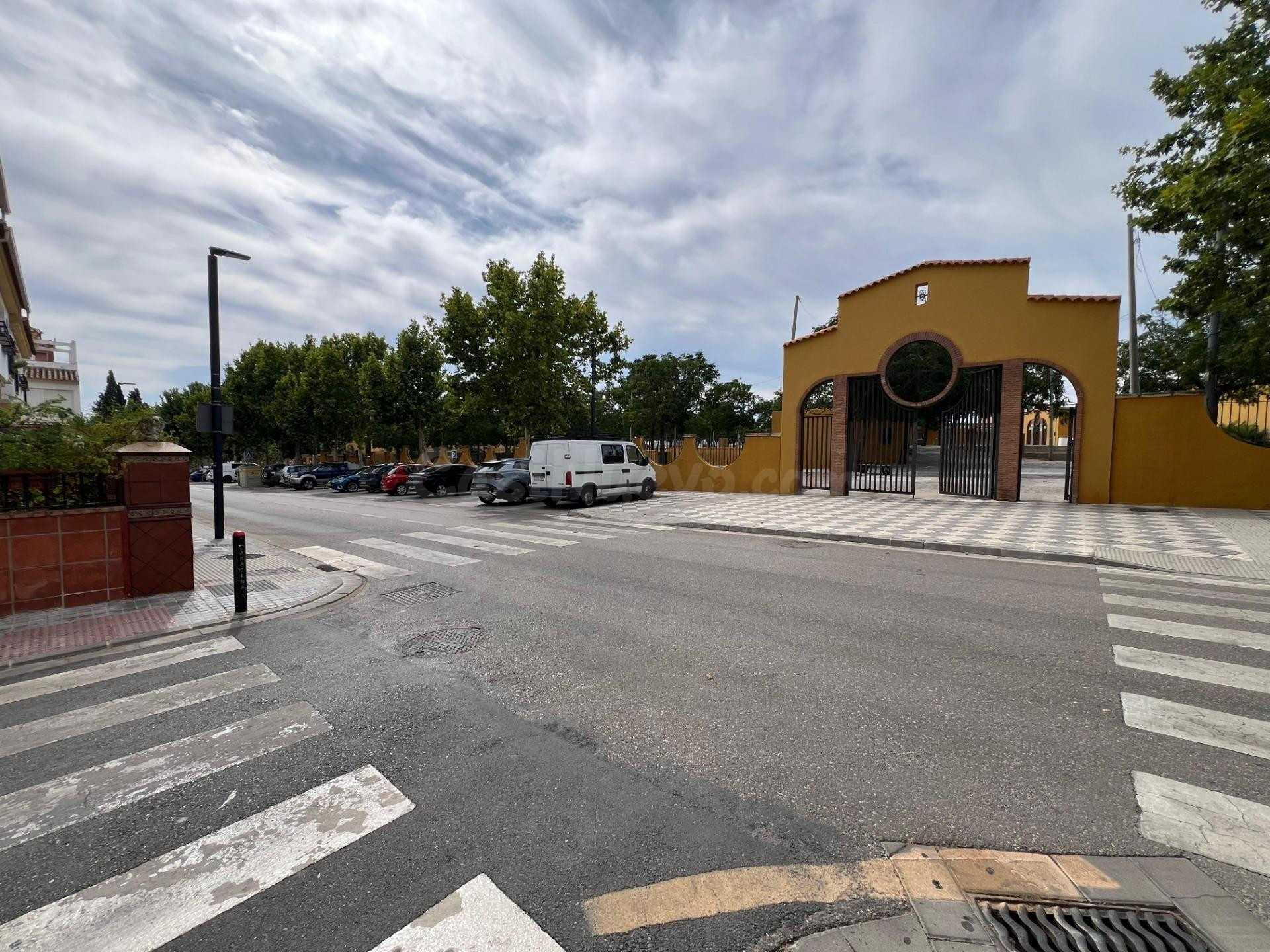 Espacioso local comercial en Maracena, con oficinas, almacén - foto 15