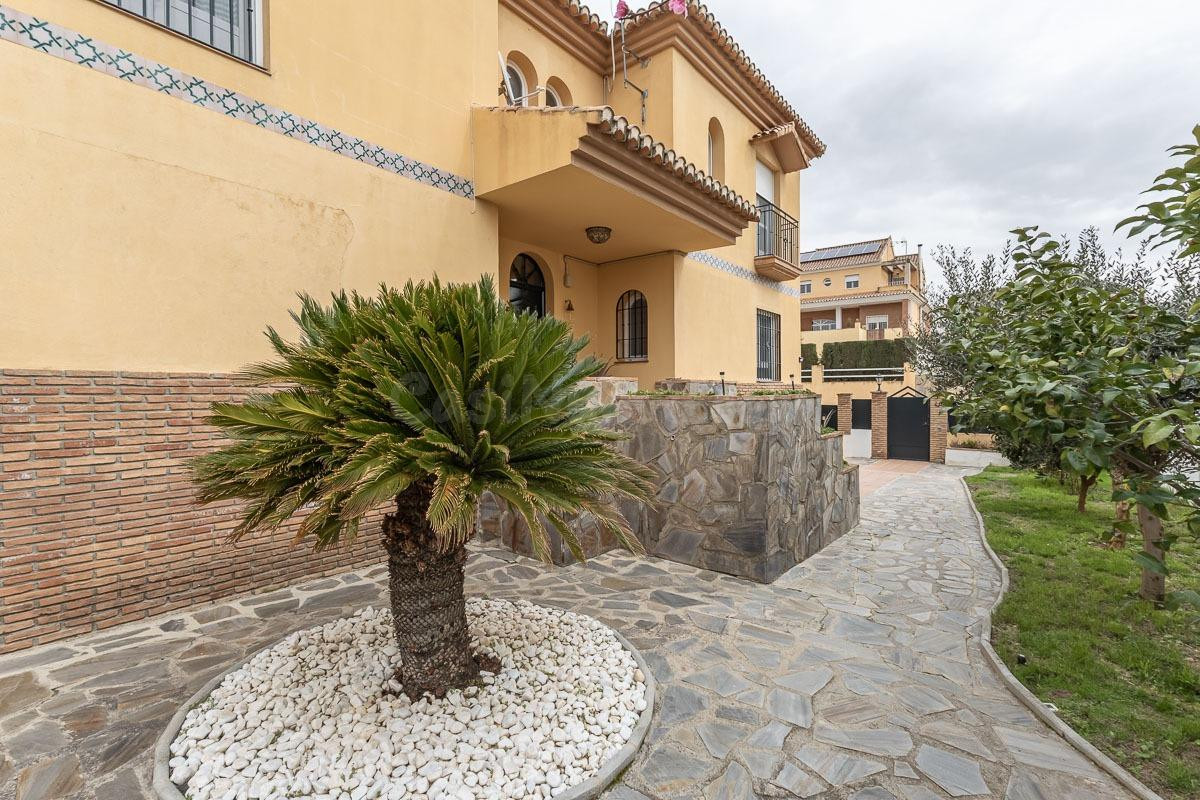 GRAN CASA CON PARCELA EN ALHENDIN - foto 37