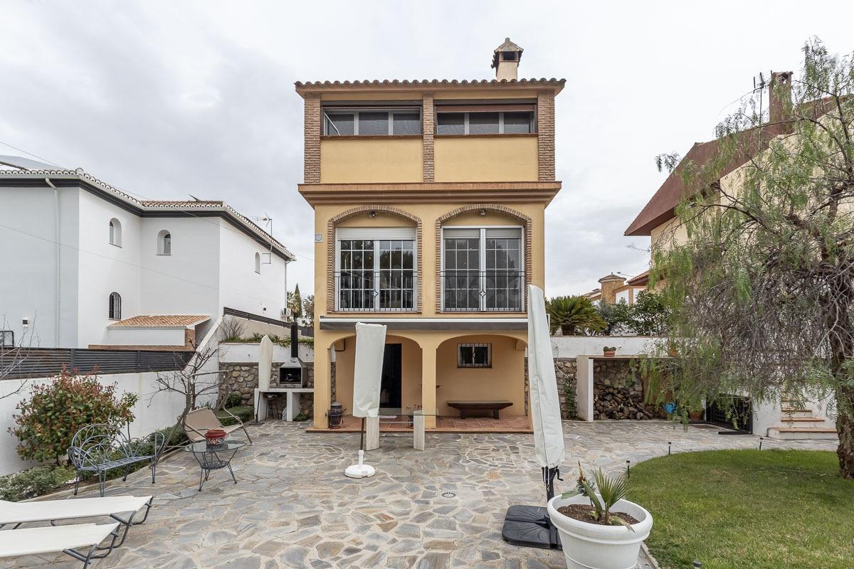 GRAN CASA CON PARCELA EN ALHENDIN - foto 40