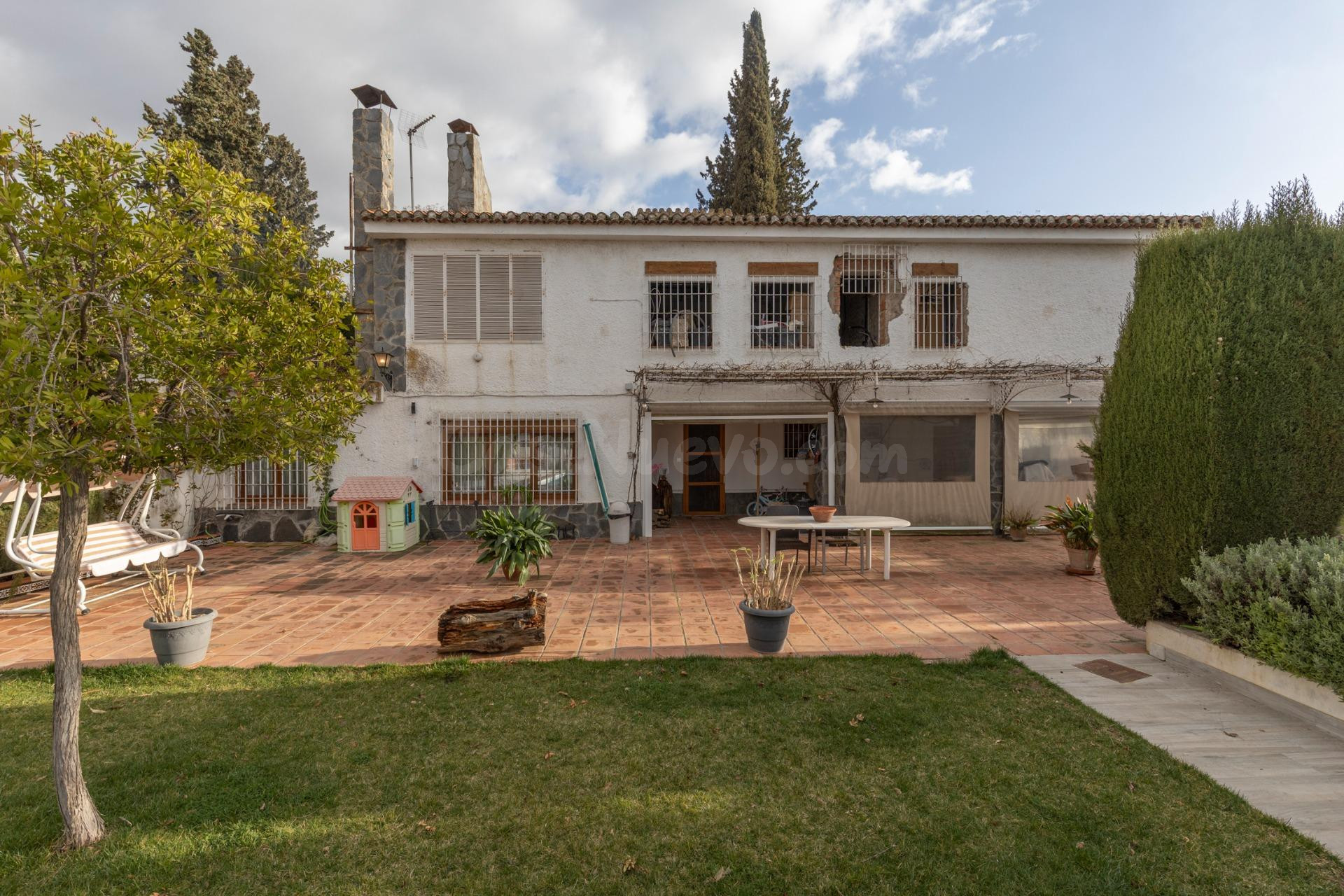 Gran vivienda con parcela de casi 900 m2 en Urbanización Los - foto 9