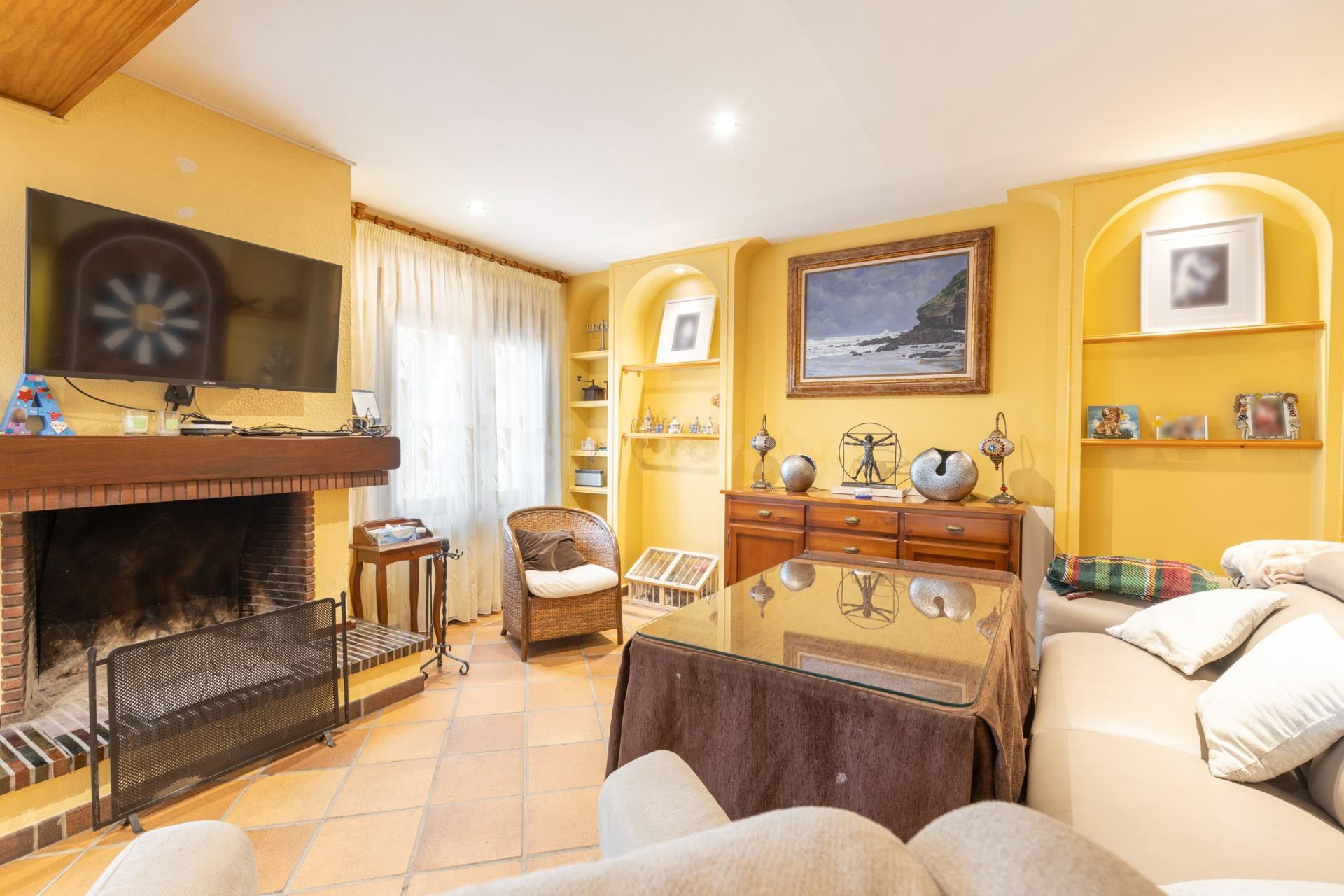 Gran vivienda con parcela de casi 900 m2 en Urbanización Los - foto 18