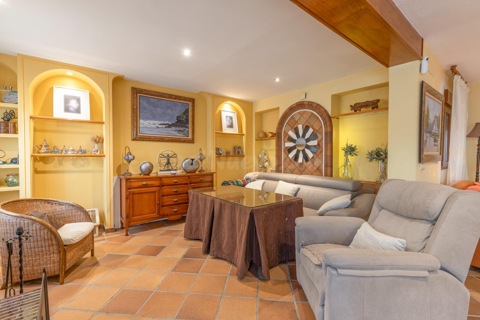 Gran vivienda con parcela de casi 900 m2 en Urbanización Los - foto 19