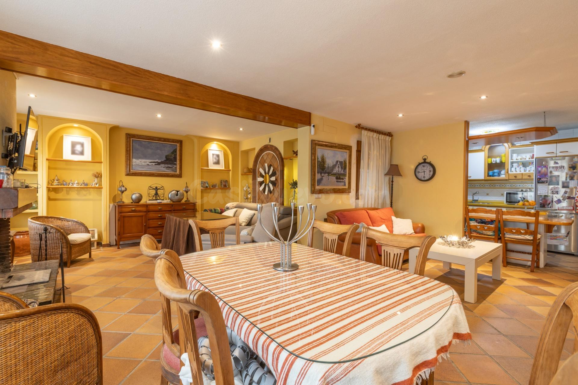 Gran vivienda con parcela de casi 900 m2 en Urbanización Los - foto 20