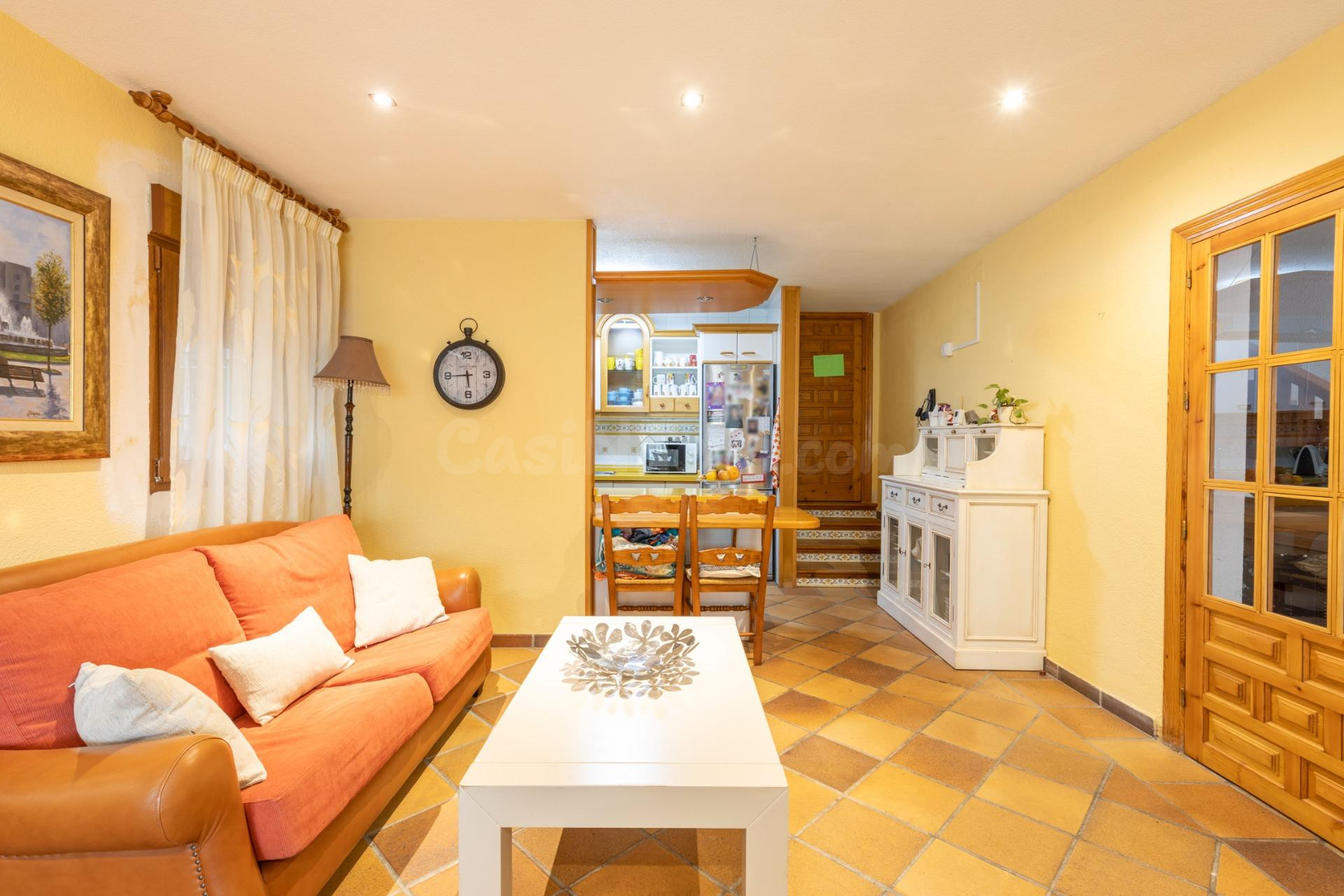 Gran vivienda con parcela de casi 900 m2 en Urbanización Los - foto 21