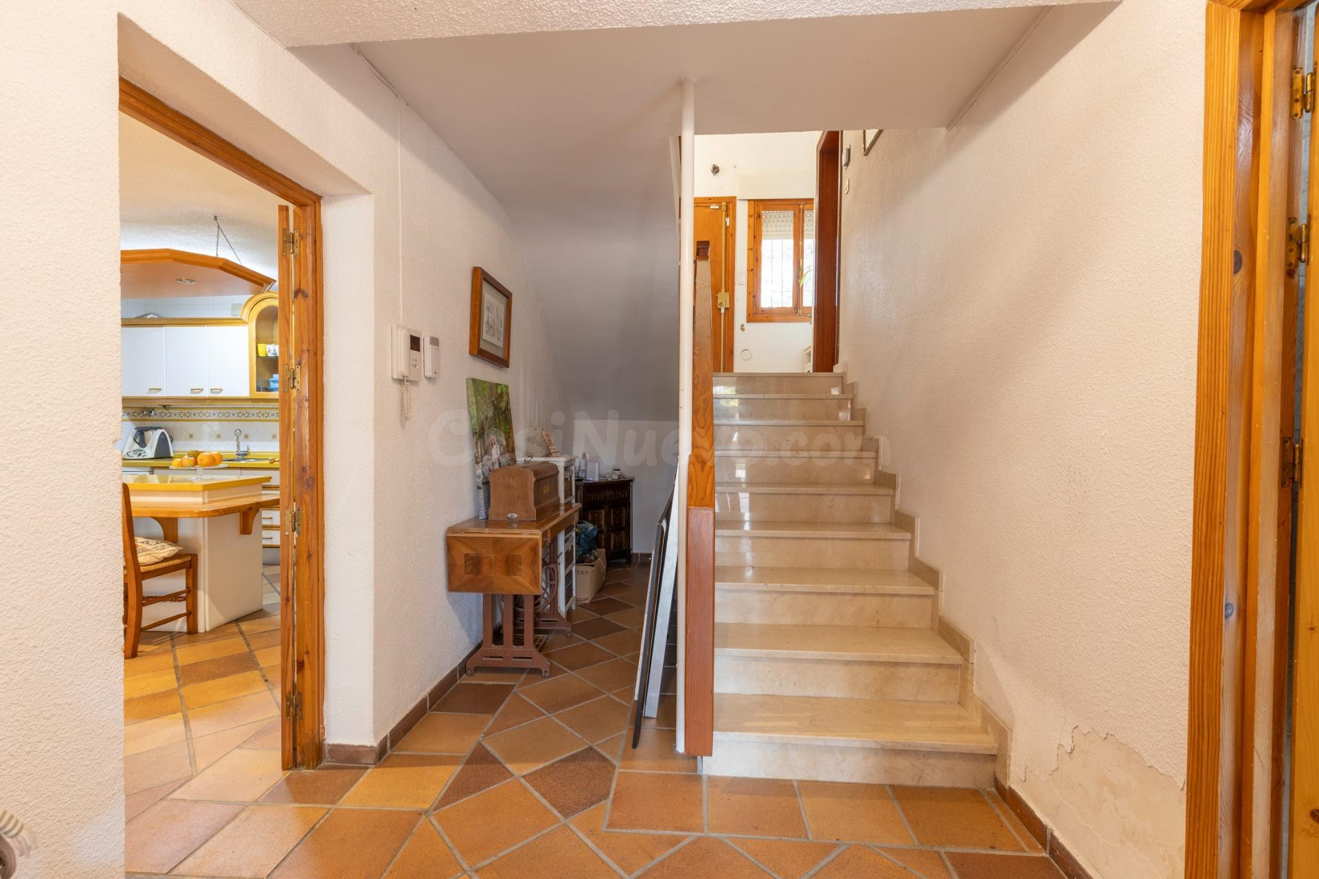 Gran vivienda con parcela de casi 900 m2 en Urbanización Los - foto 30