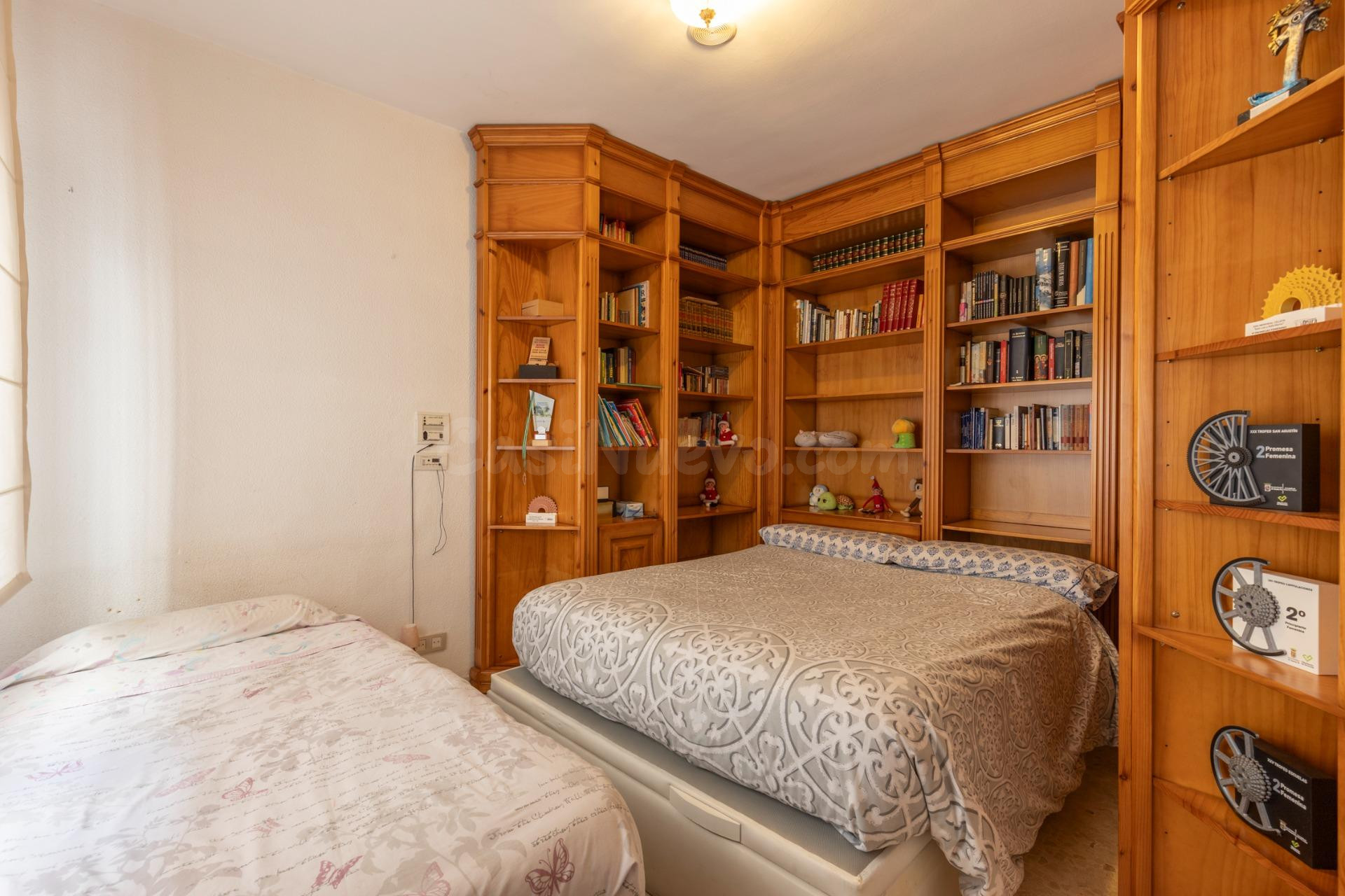 Gran vivienda con parcela de casi 900 m2 en Urbanización Los - foto 34