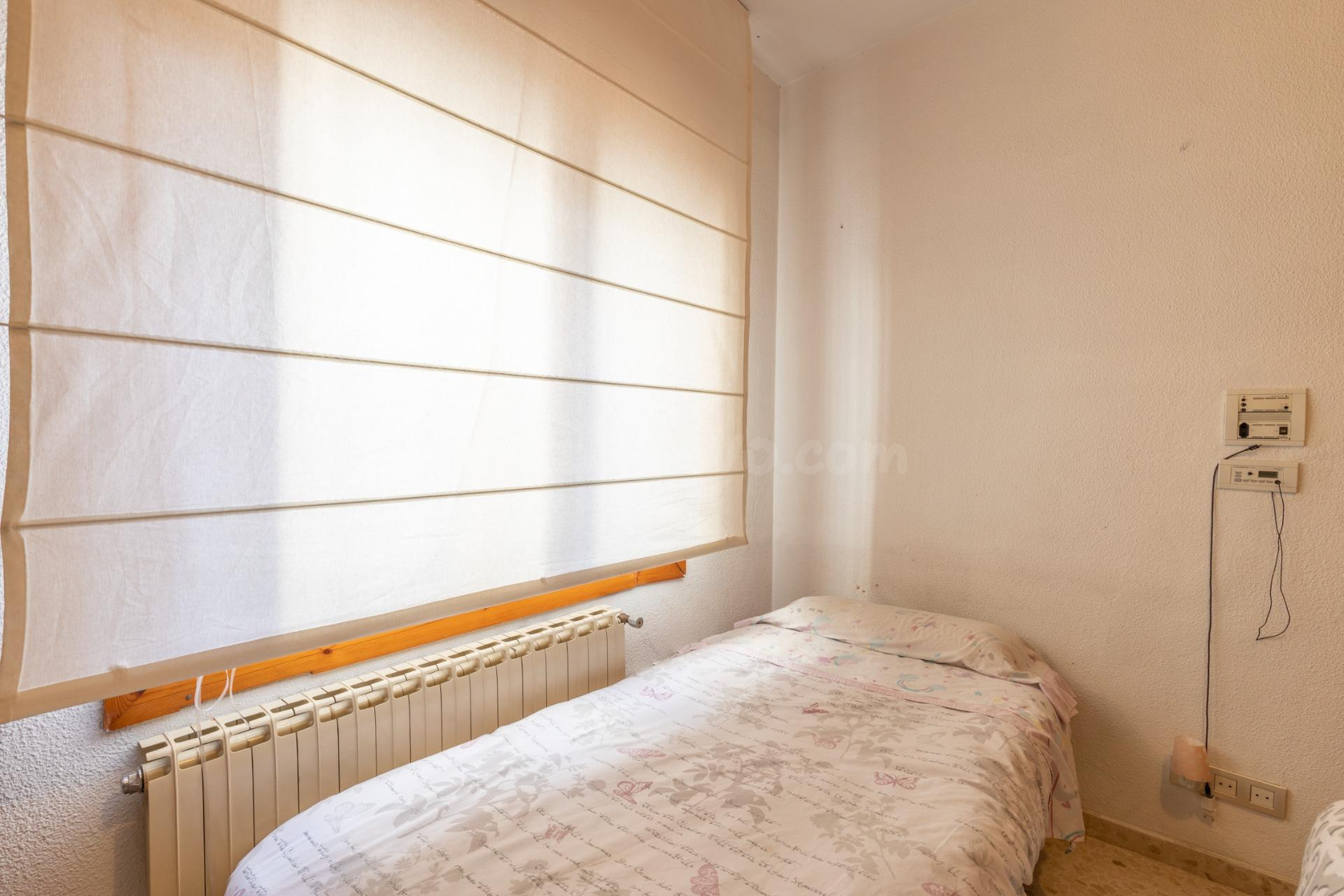 Gran vivienda con parcela de casi 900 m2 en Urbanización Los - foto 37