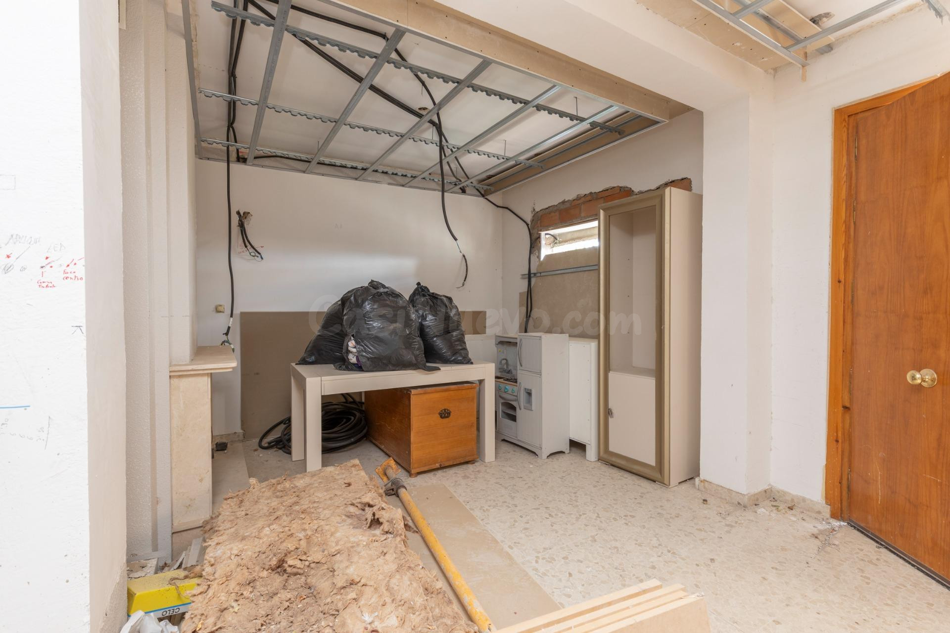 Gran vivienda con parcela de casi 900 m2 en Urbanización Los - foto 42