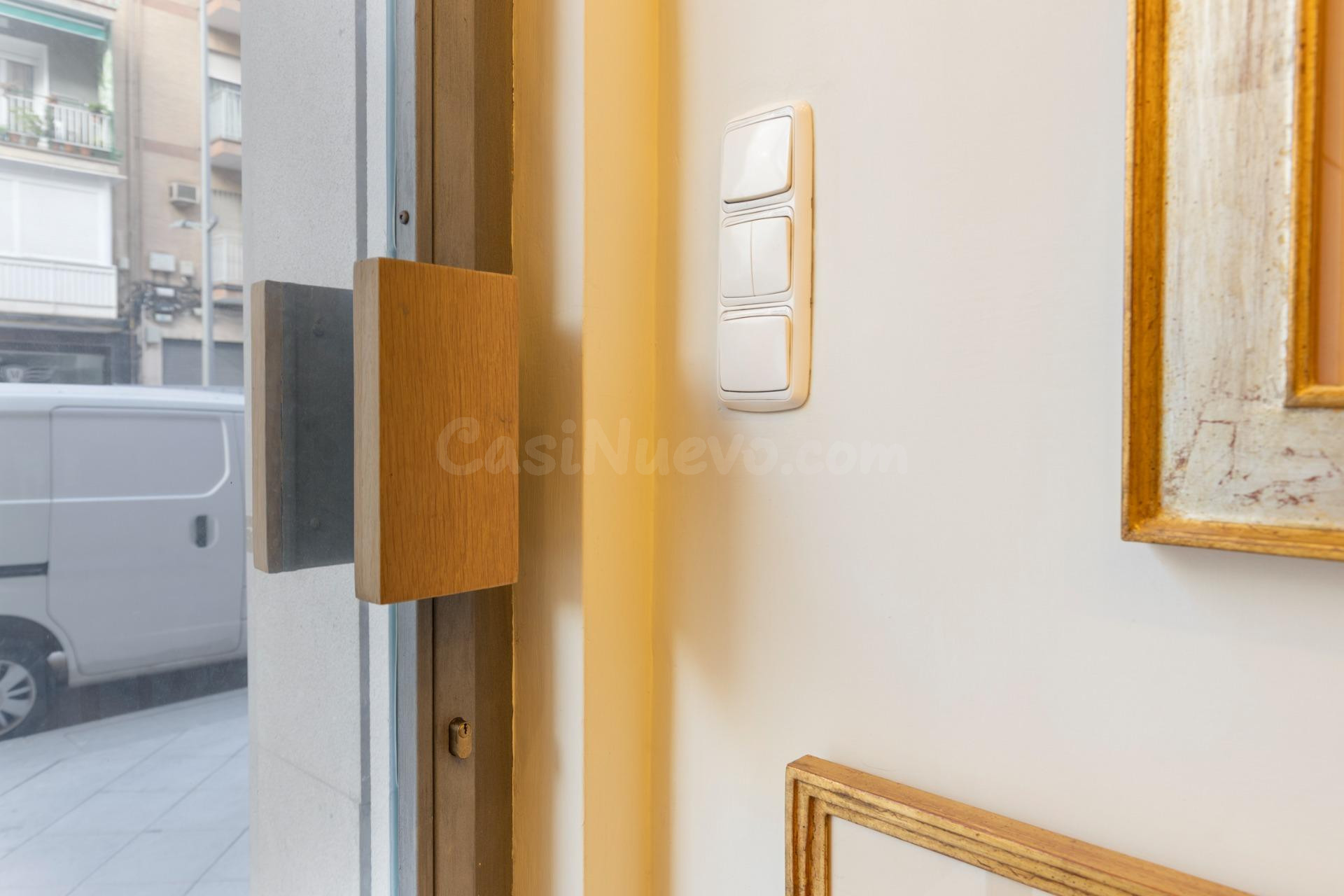 MAGNIFICO LOCAL EN ARABIAL JUNTO HIPERCOR, COMPLETAMENTE INS - foto 14