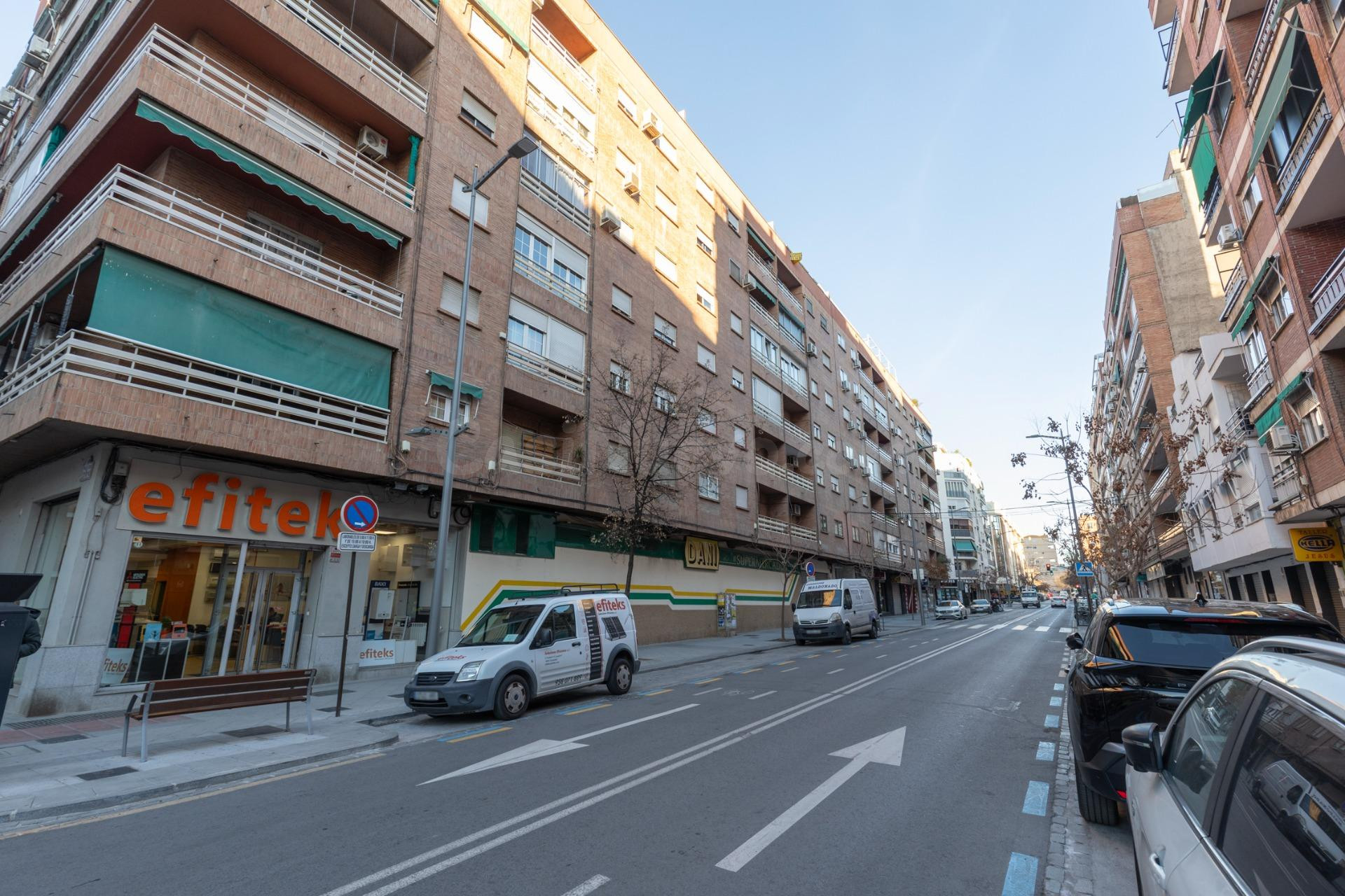 MAGNIFICO LOCAL EN ARABIAL JUNTO HIPERCOR, COMPLETAMENTE INS - foto 23