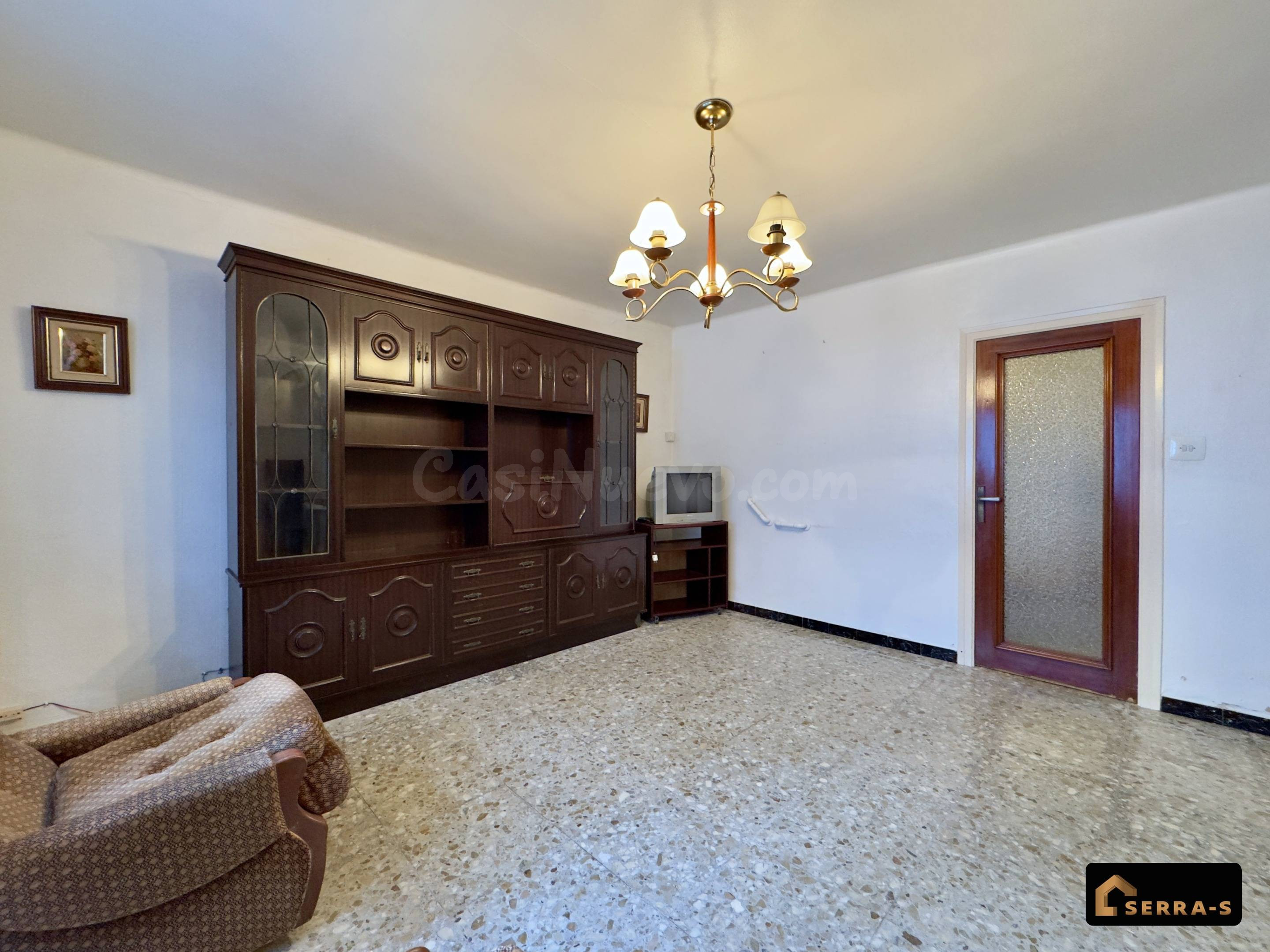 CASA DE PUEBLO CON GRAN POTENCIAL A POCOS PASOS DEL MAR EN Z - foto 4