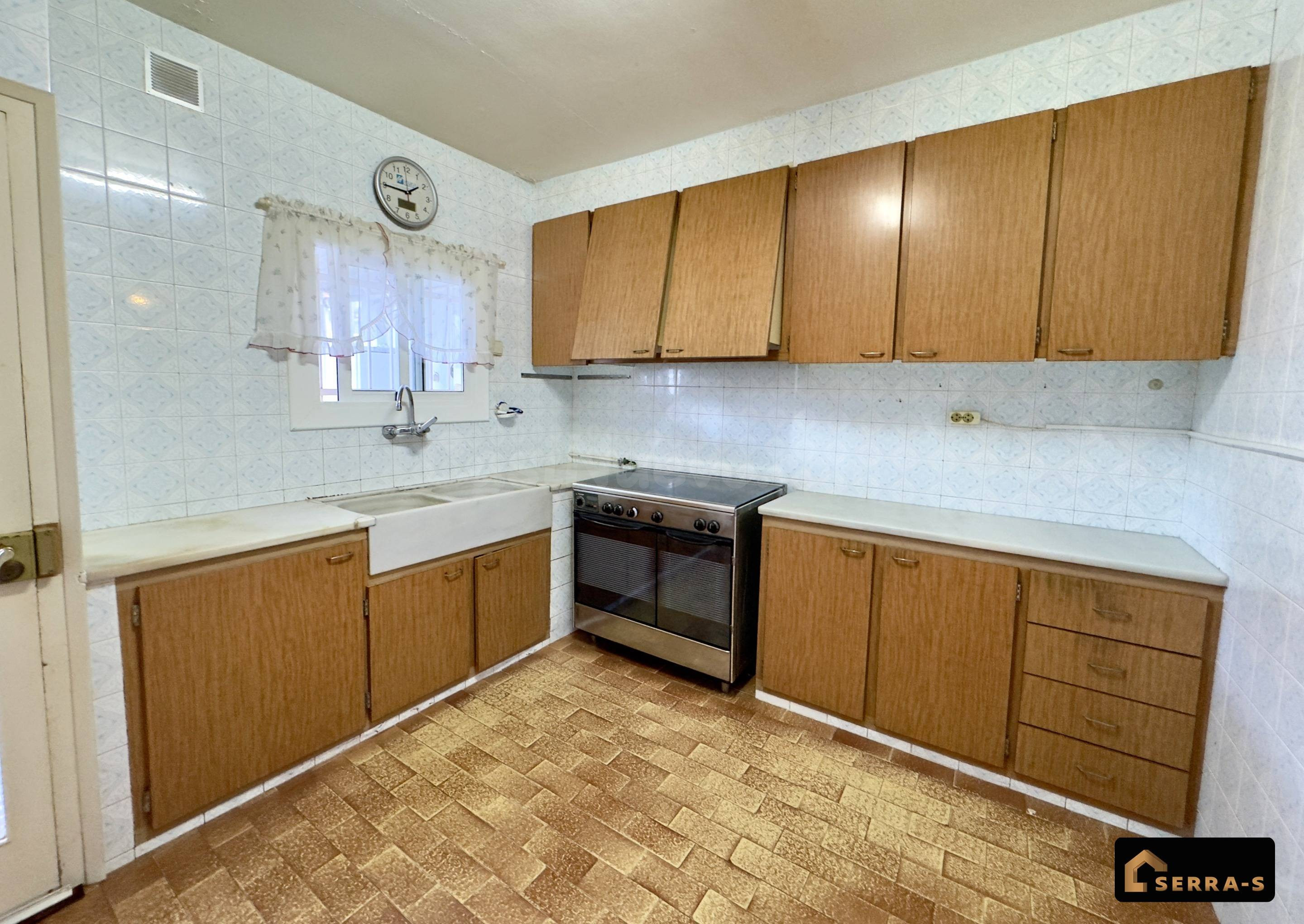 CASA DE PUEBLO CON GRAN POTENCIAL A POCOS PASOS DEL MAR EN Z - foto 6