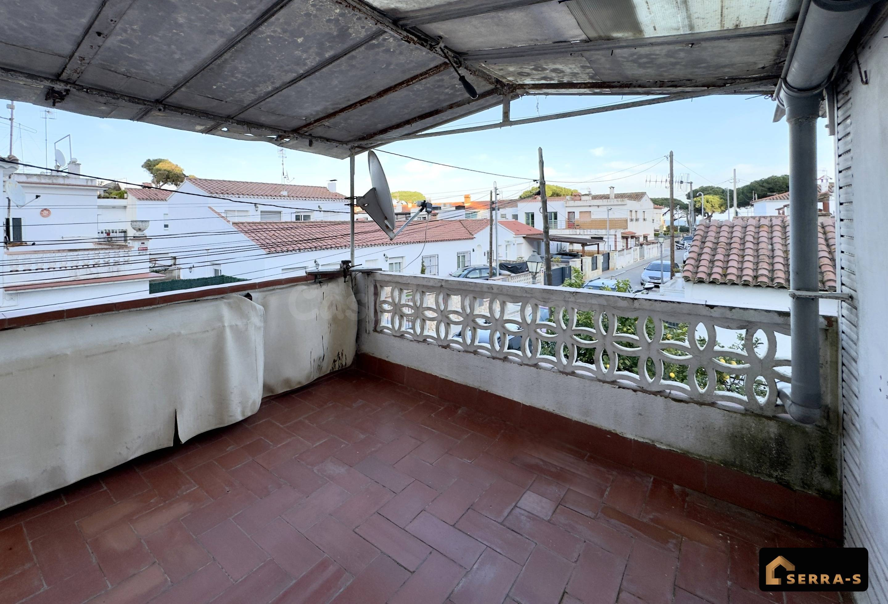 CASA DE PUEBLO CON GRAN POTENCIAL A POCOS PASOS DEL MAR EN Z - foto 20