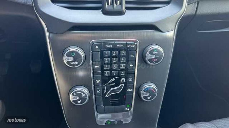 Volvo V 40 - foto 12