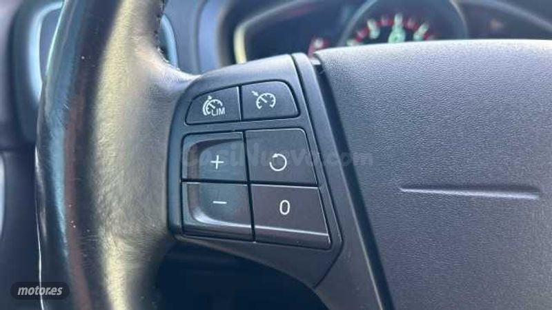 Volvo V 40 - foto 17