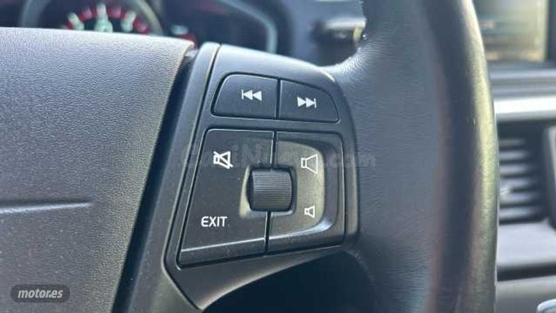 Volvo V 40 - foto 18