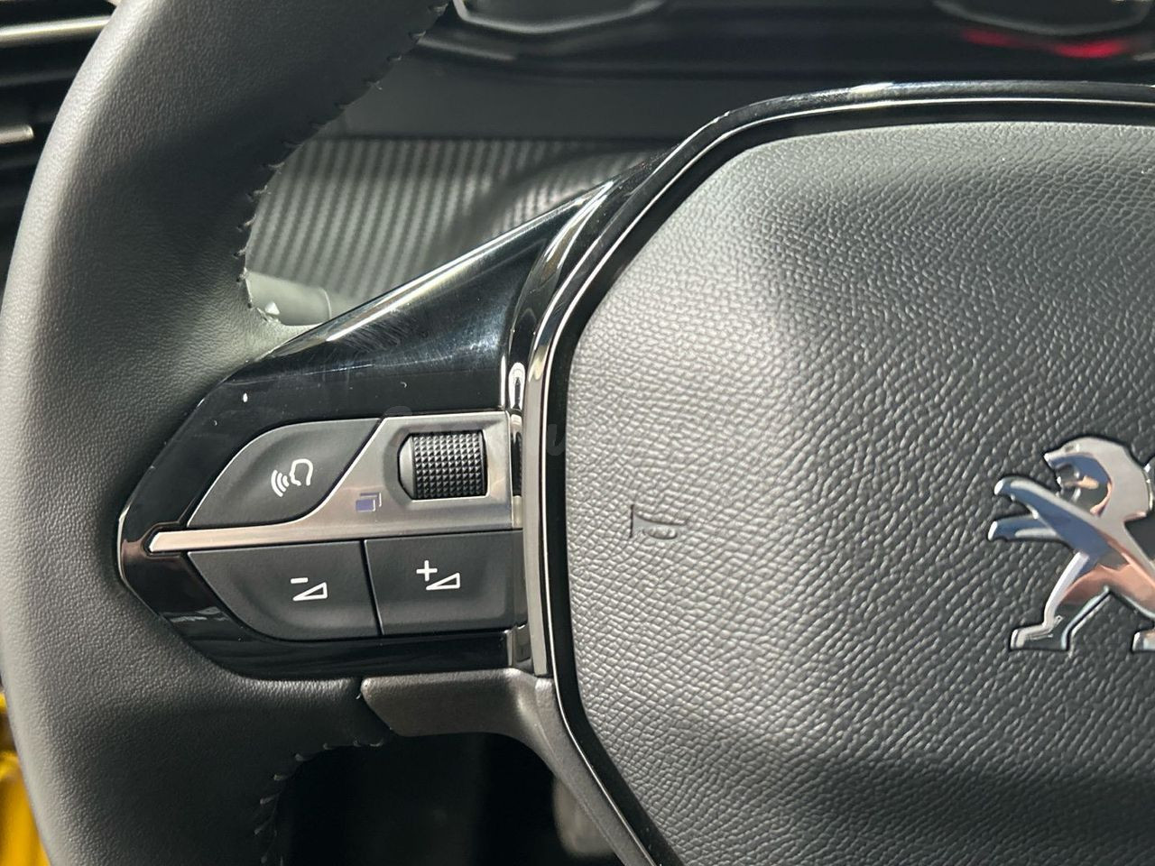 Peugeot 208 PureTech 75 S&S Active Pack 55 kW (75 CV) - foto 20