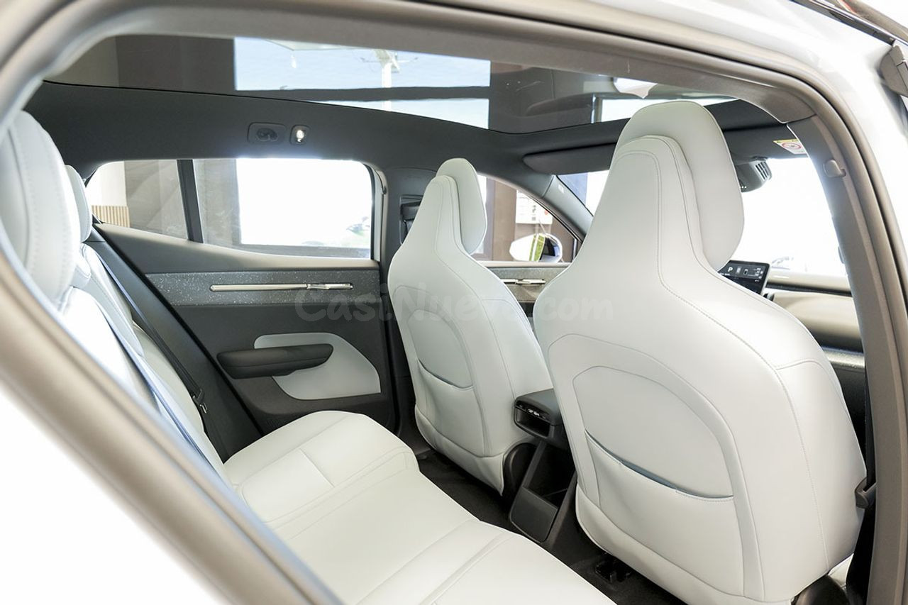 Volvo EX30 Twin Motor AWD Ultra Auto - foto 13