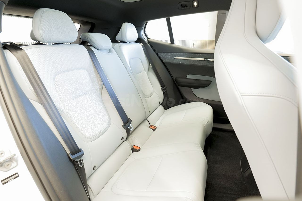 Volvo EX30 Twin Motor AWD Ultra Auto - foto 16