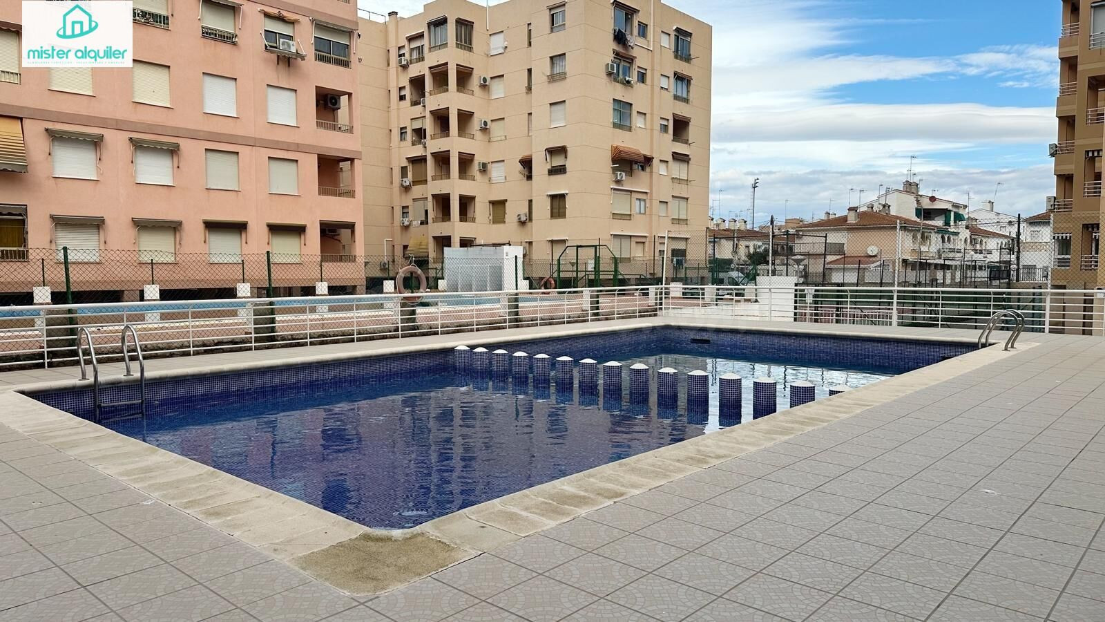 VIVIENDA EN SANTA POLA EN UNA ZONA TRANQUILA - foto 2