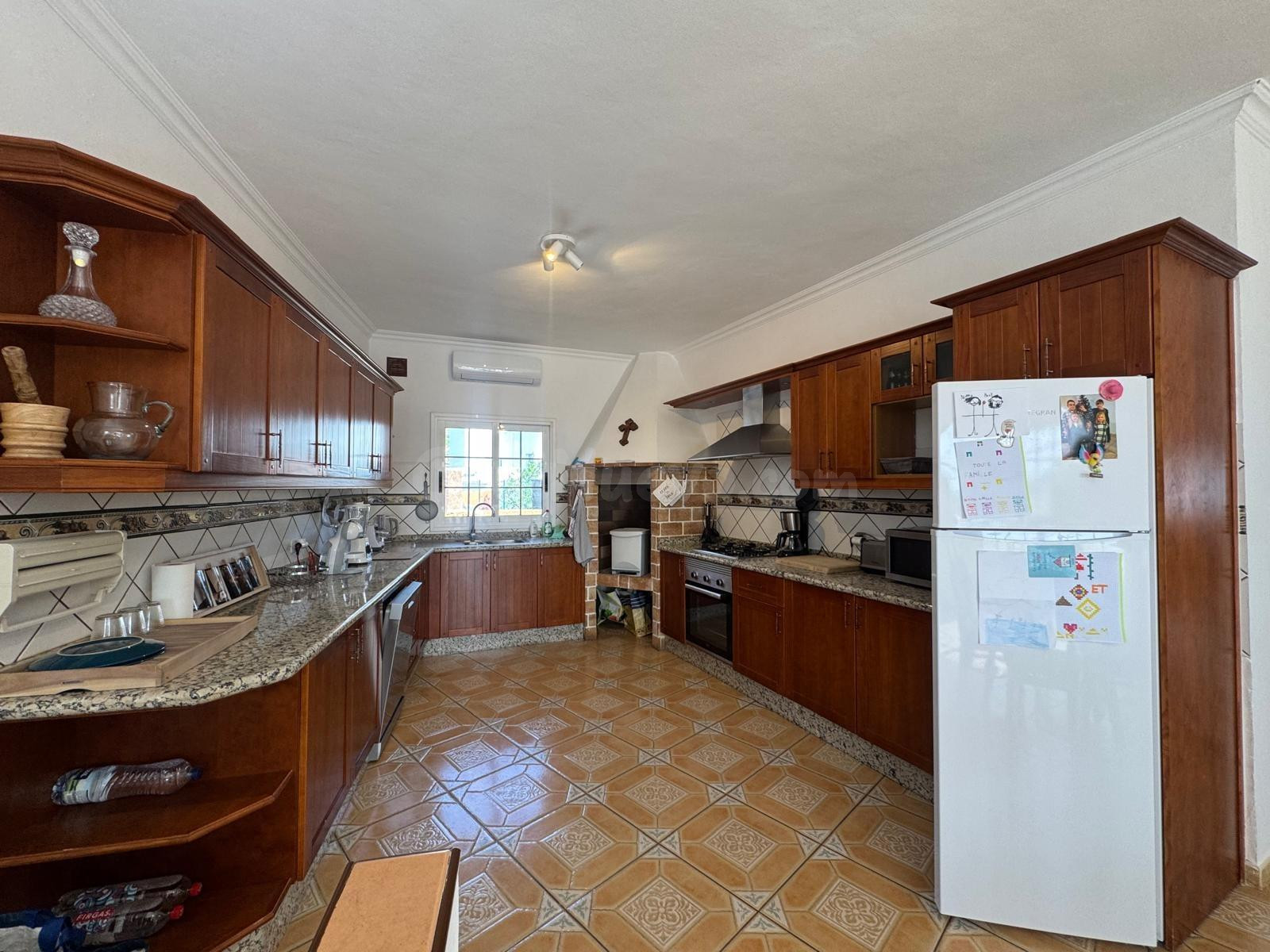 Encantador chalet  de 279 m2 4 habitaciones 2 baños y garage - foto 6