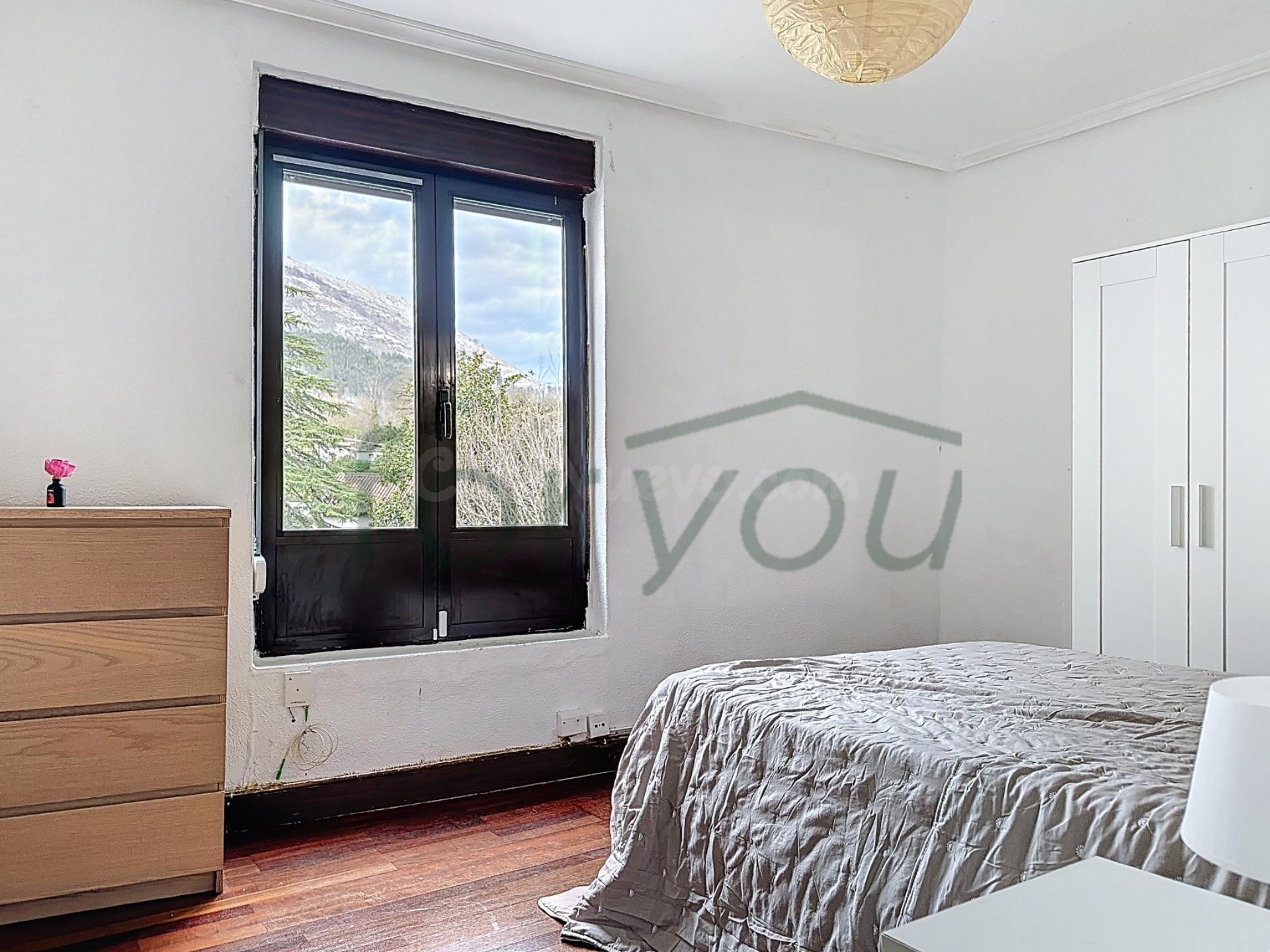 Un piso luminoso con balcón y vistas abiertas en Azkoitia - foto 14