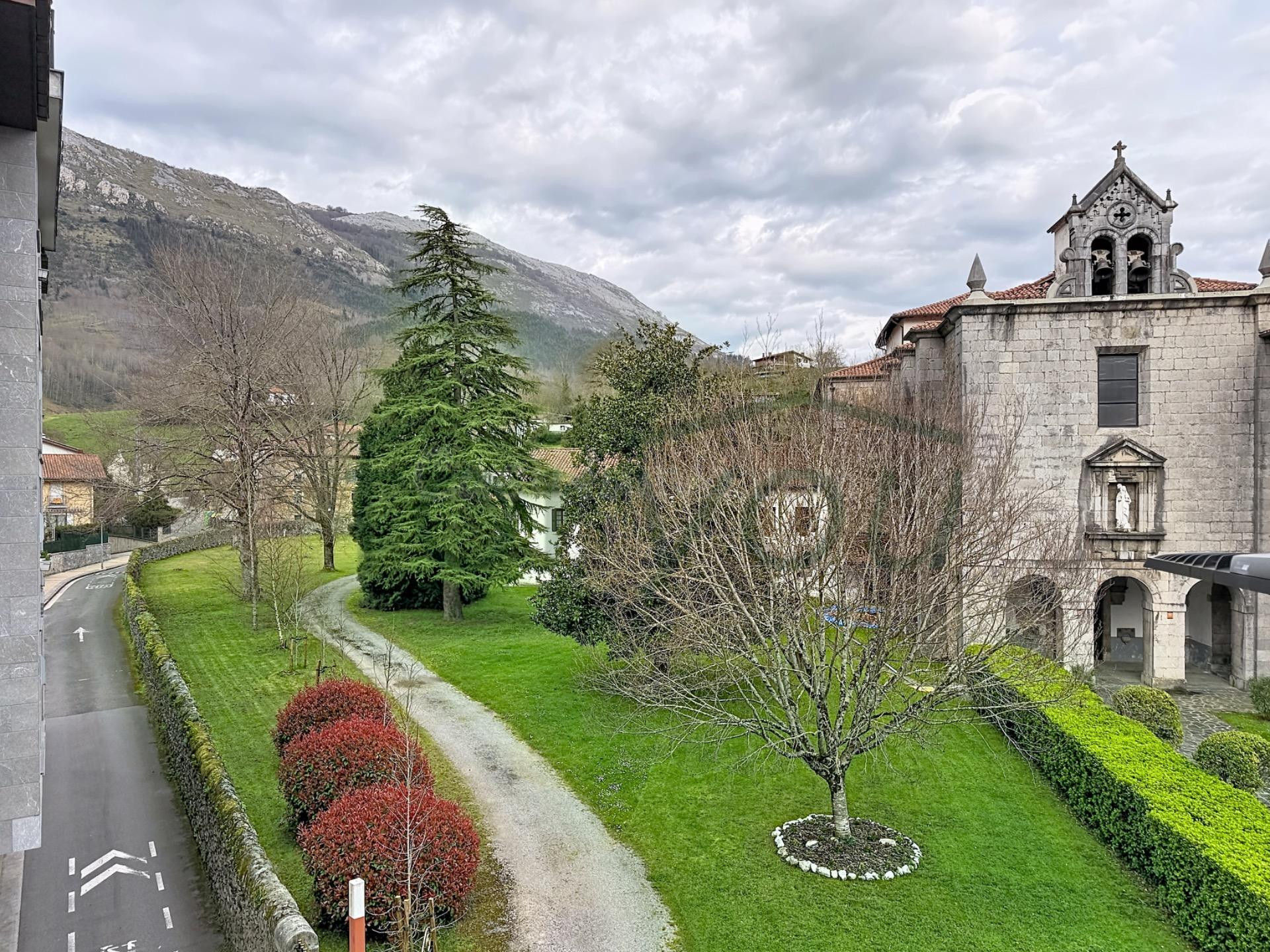 Un piso luminoso con balcón y vistas abiertas en Azkoitia - foto 29