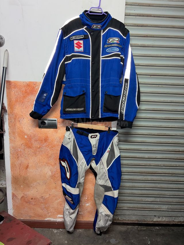 Conjunto Moto Progrip seminuevo