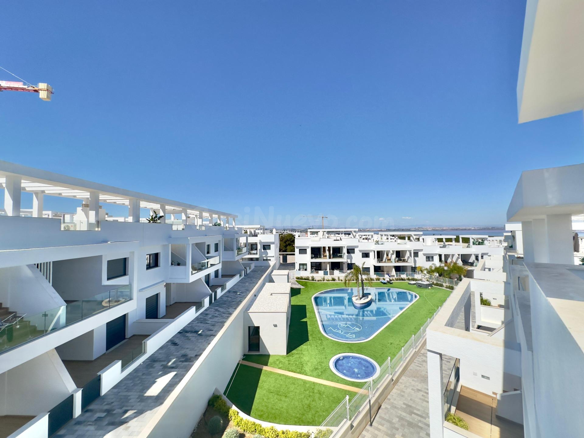 BUNGALOW DE 2 DORMITORIOS Y 2 BAÑOS EN LOS BALCONES, TORREVI - foto 2