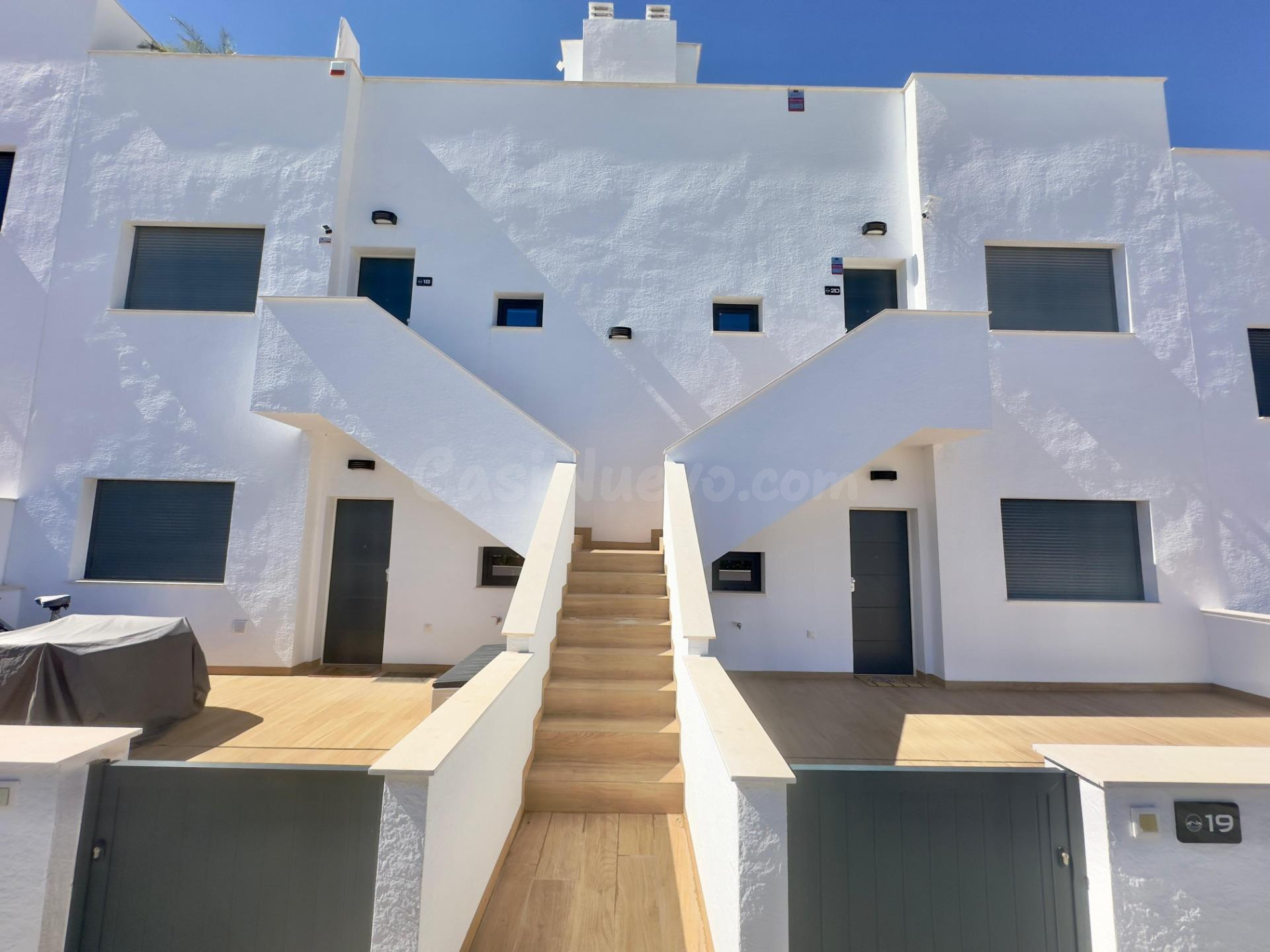 BUNGALOW DE 2 DORMITORIOS Y 2 BAÑOS EN LOS BALCONES, TORREVI - foto 47