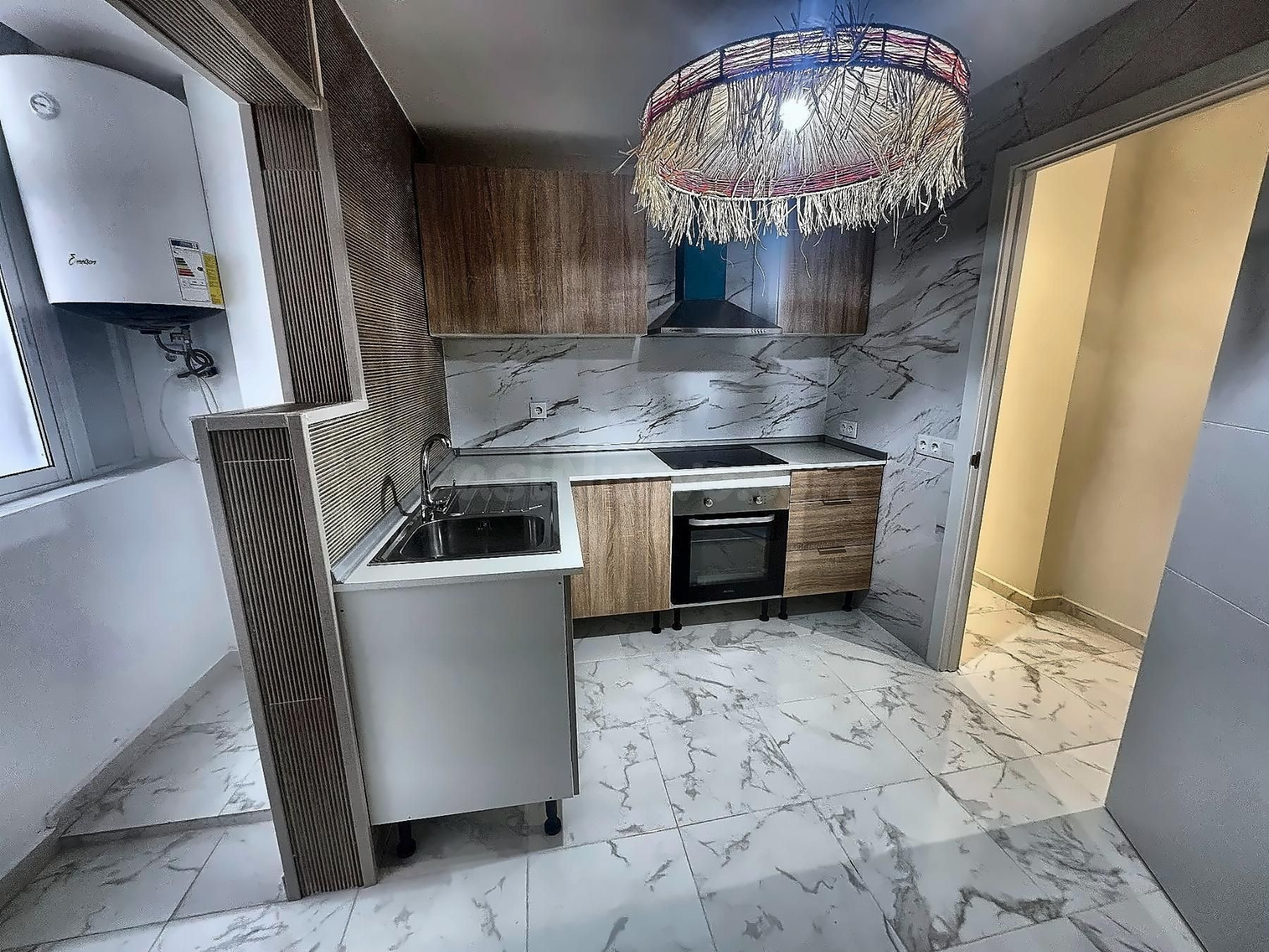 APARTAMENTO DE 3 DORMITORIOS 3 BAÑOS EN TORREVIEJA (CENTRO) - foto 2