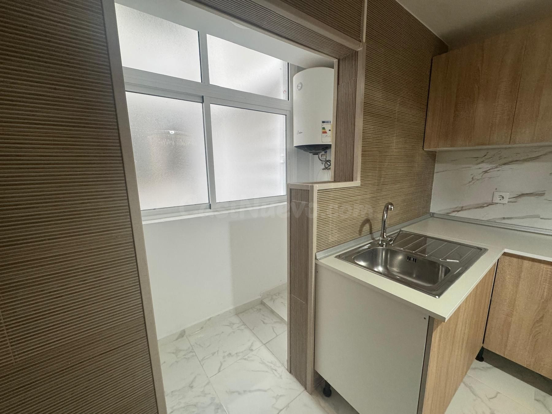 APARTAMENTO DE 3 DORMITORIOS 3 BAÑOS EN TORREVIEJA (CENTRO) - foto 9