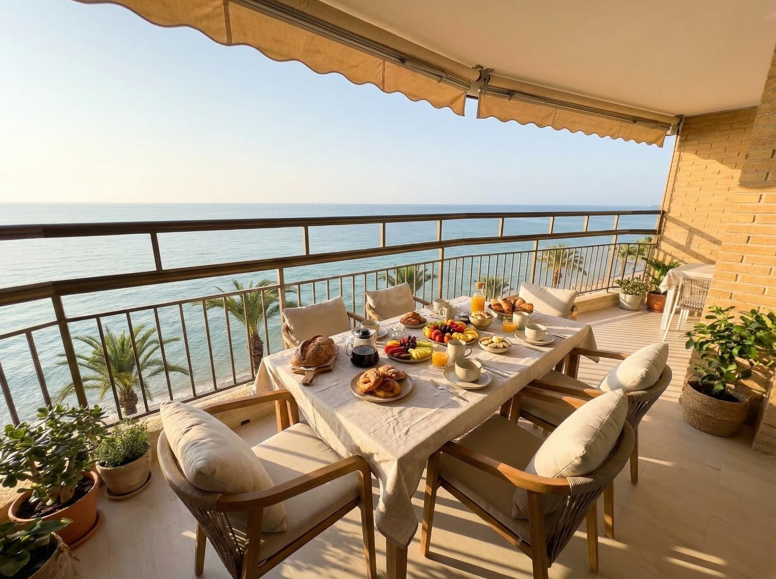 ✨ Piso en Torrevieja reformado, con vistas al mar y a pocos  - foto 2