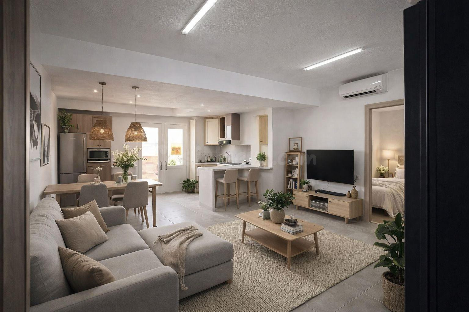 Inmueble a dos calles con patio y gran potencial