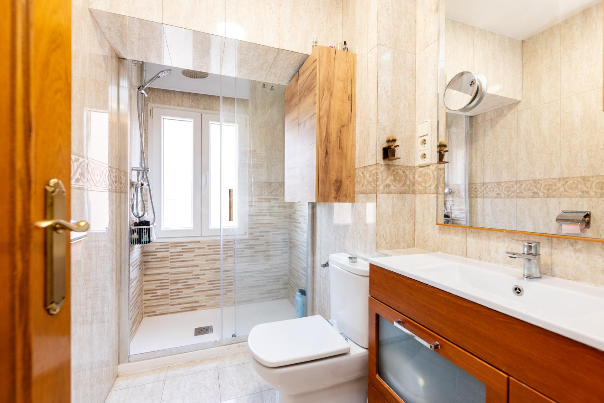 Piso en venta en Calle San Germán, Madrid – luminoso, cuidad - foto 9