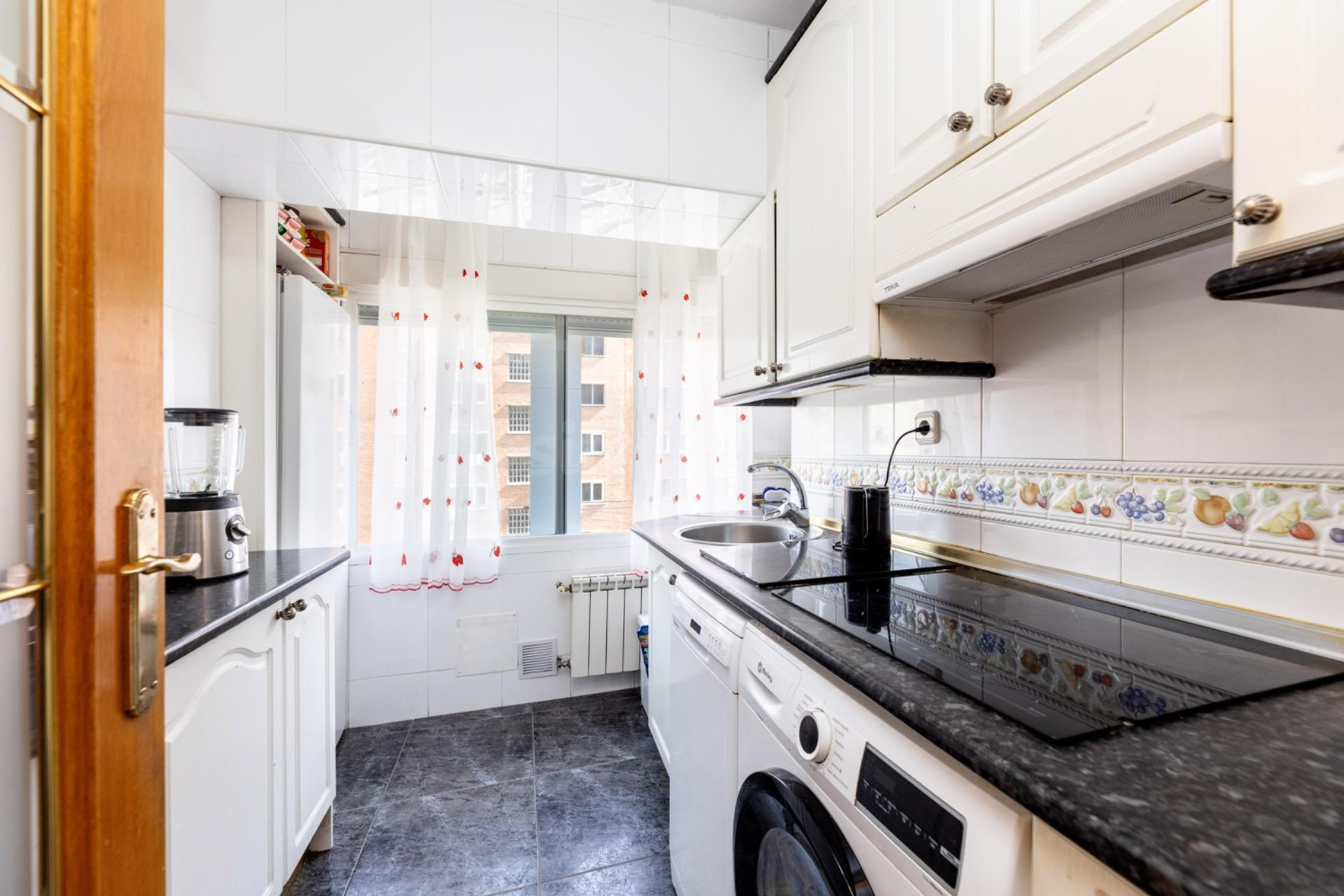 Piso en venta en Calle San Germán, Madrid – luminoso, cuidad - foto 10