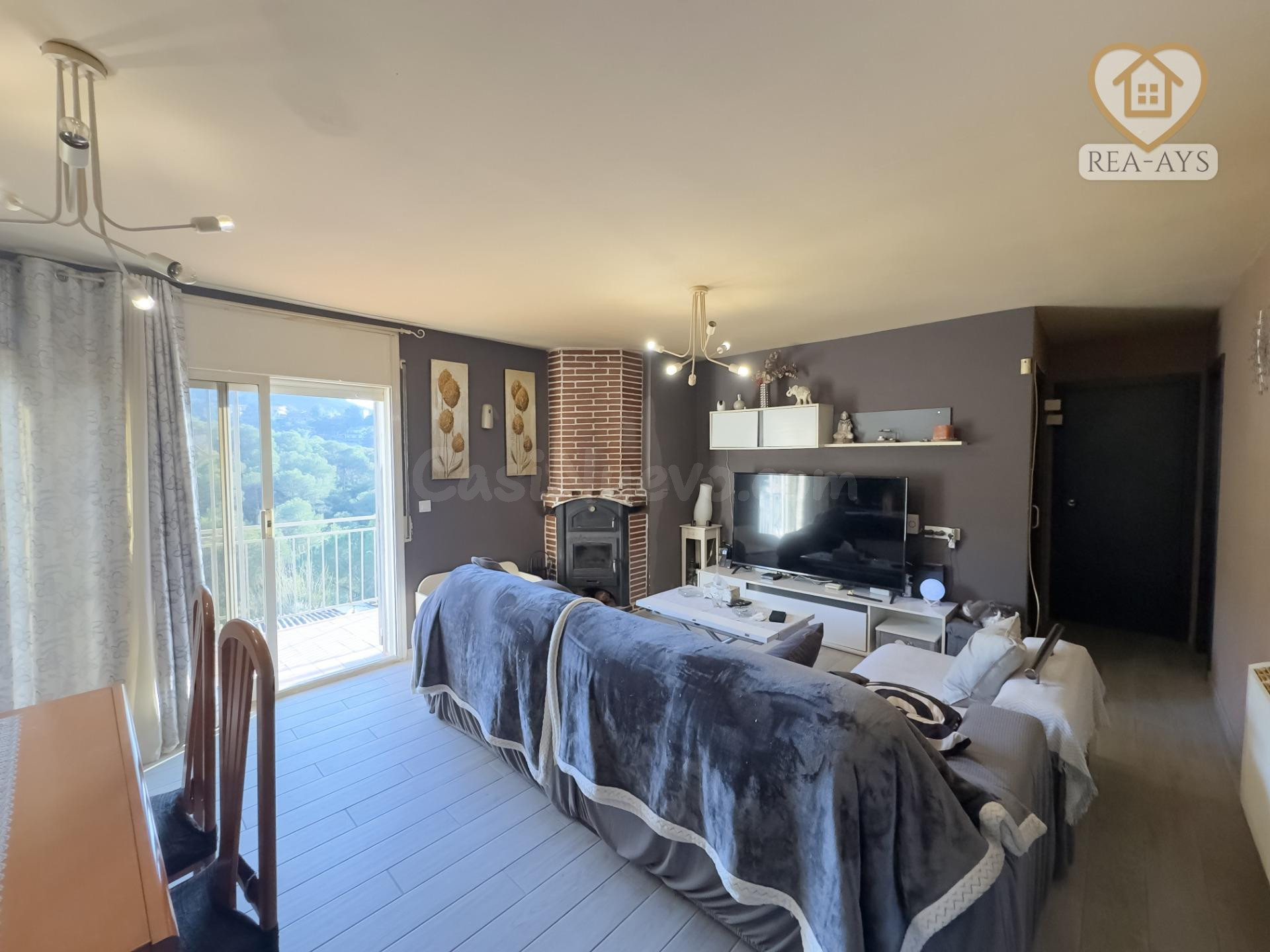 Casa con piscina y gran parcela en plena naturaleza - foto 8