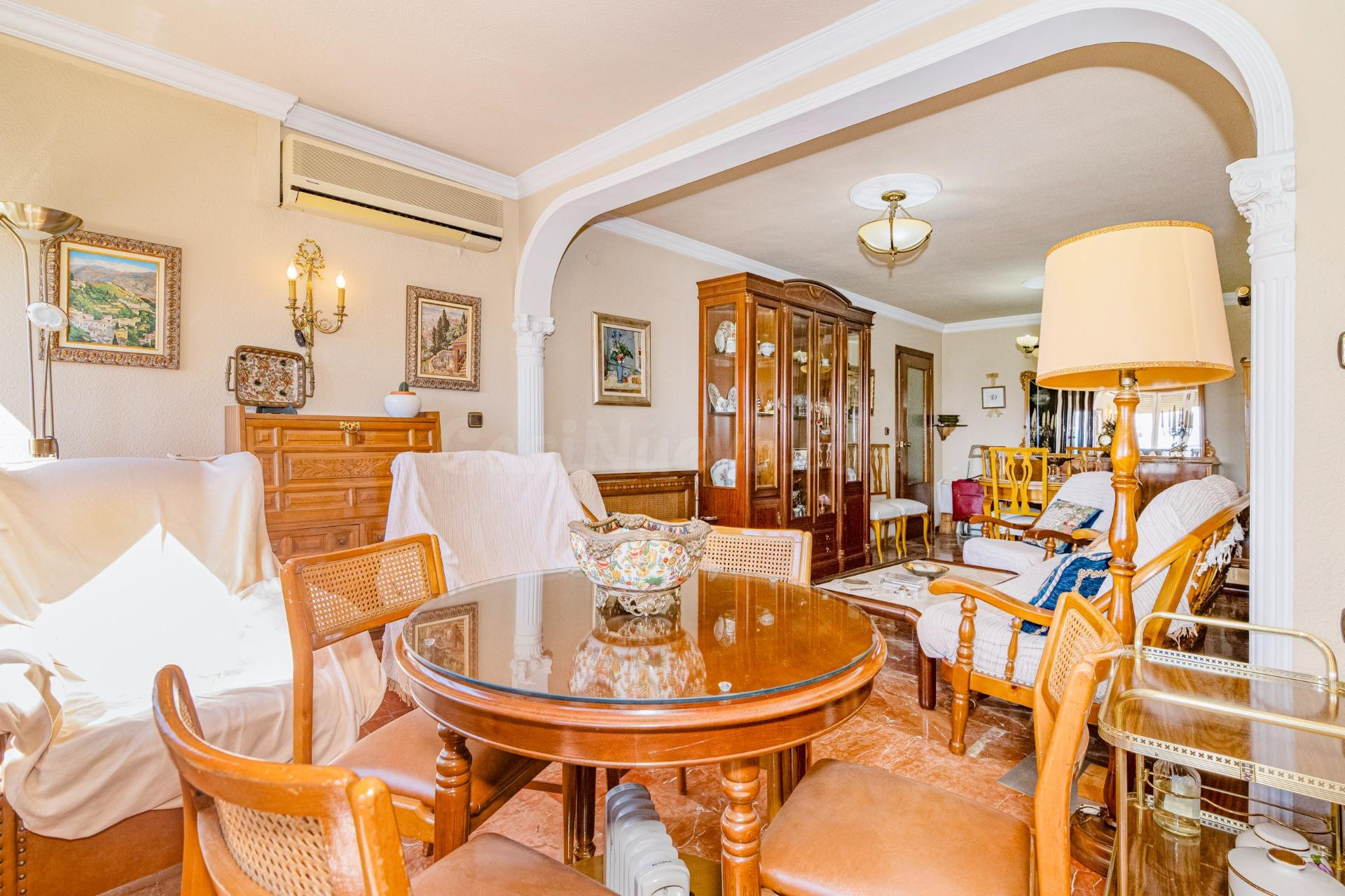 Piso en Ctra. Málaga en última planta con garaje y trastero - foto 9