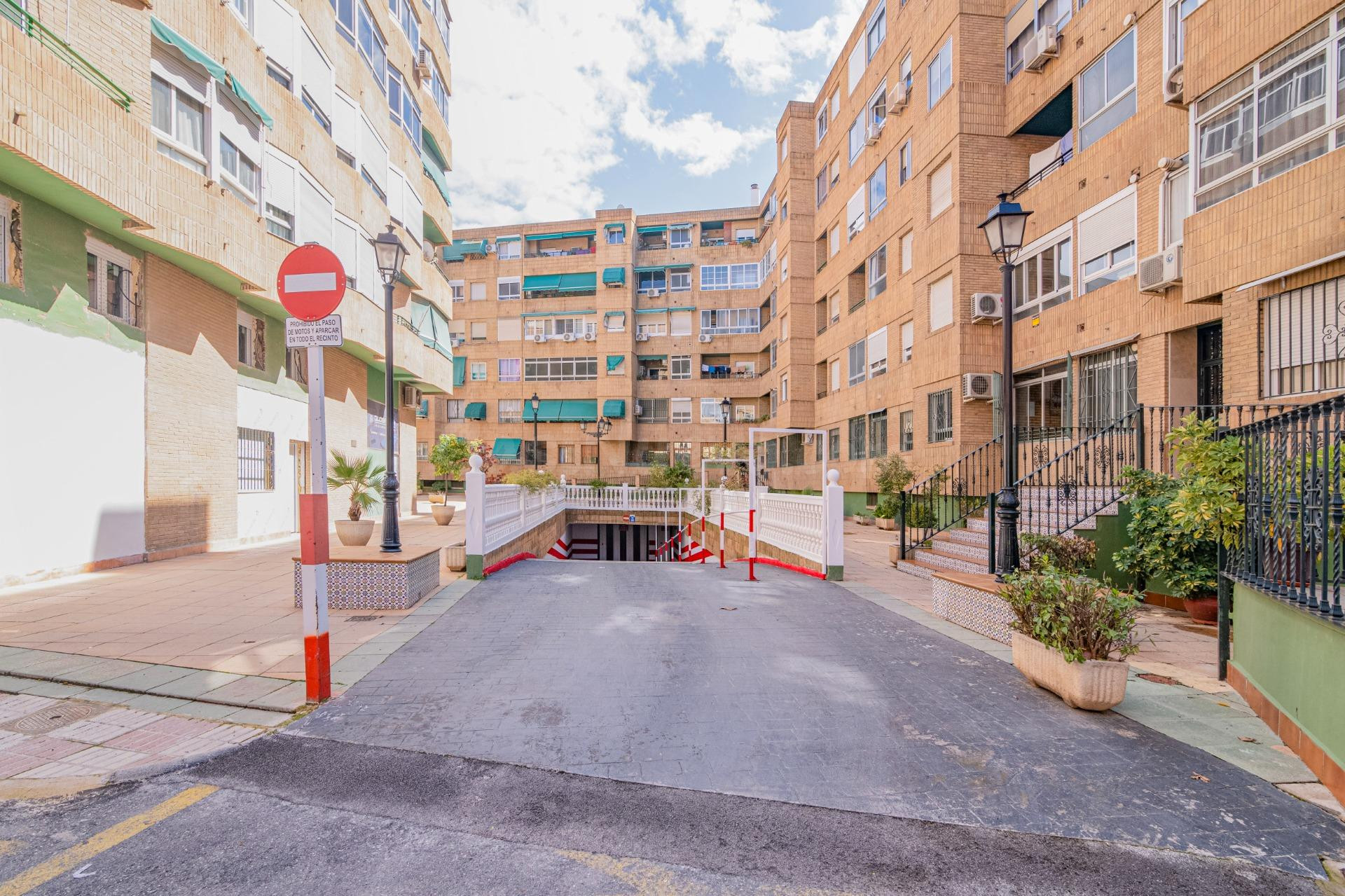 Piso en Ctra. Málaga en última planta con garaje y trastero - foto 39
