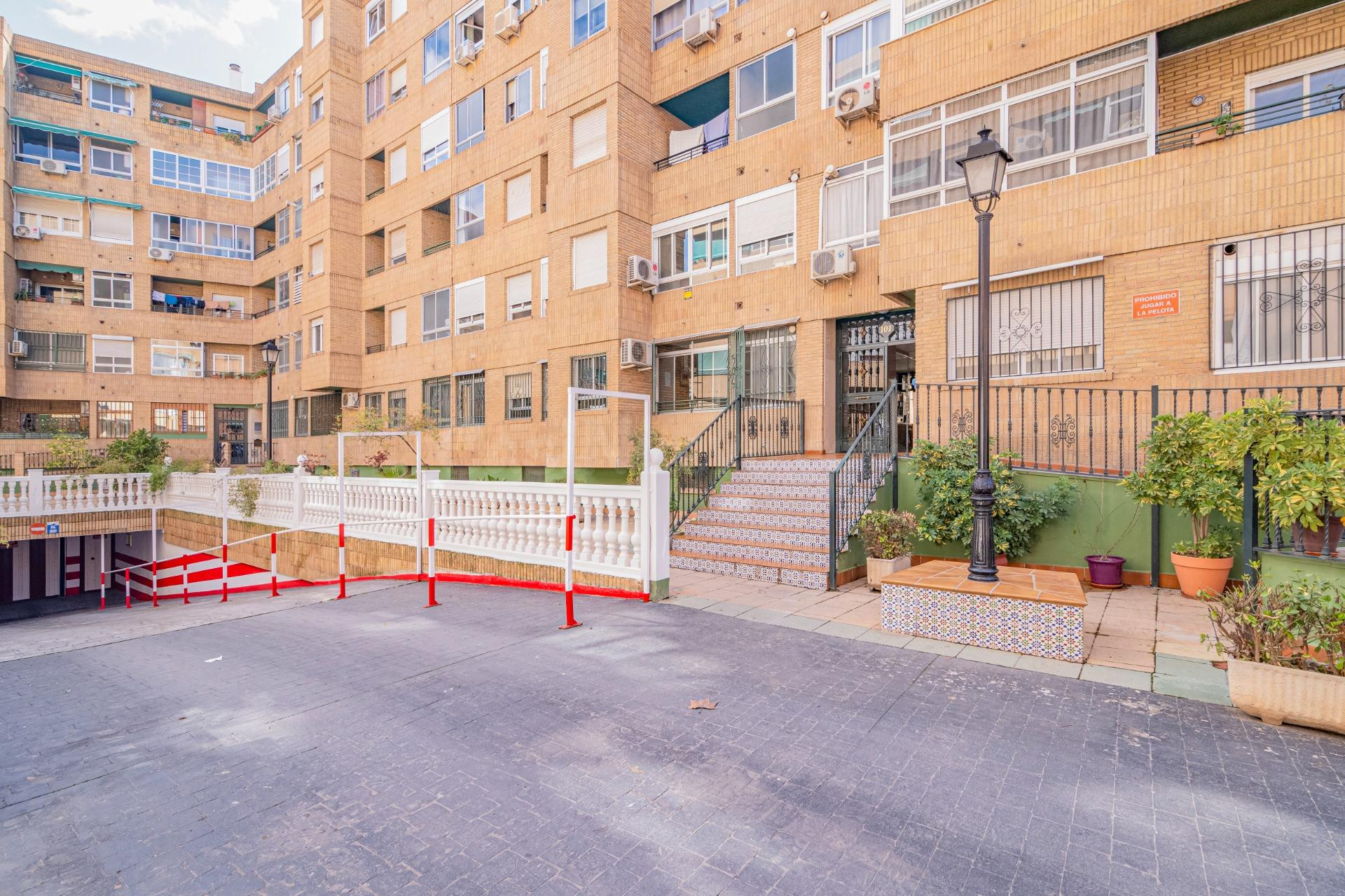 Piso en Ctra. Málaga en última planta con garaje y trastero - foto 40