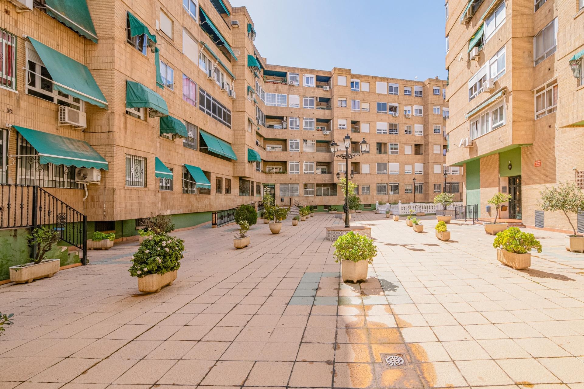 Piso en Ctra. Málaga en última planta con garaje y trastero - foto 41