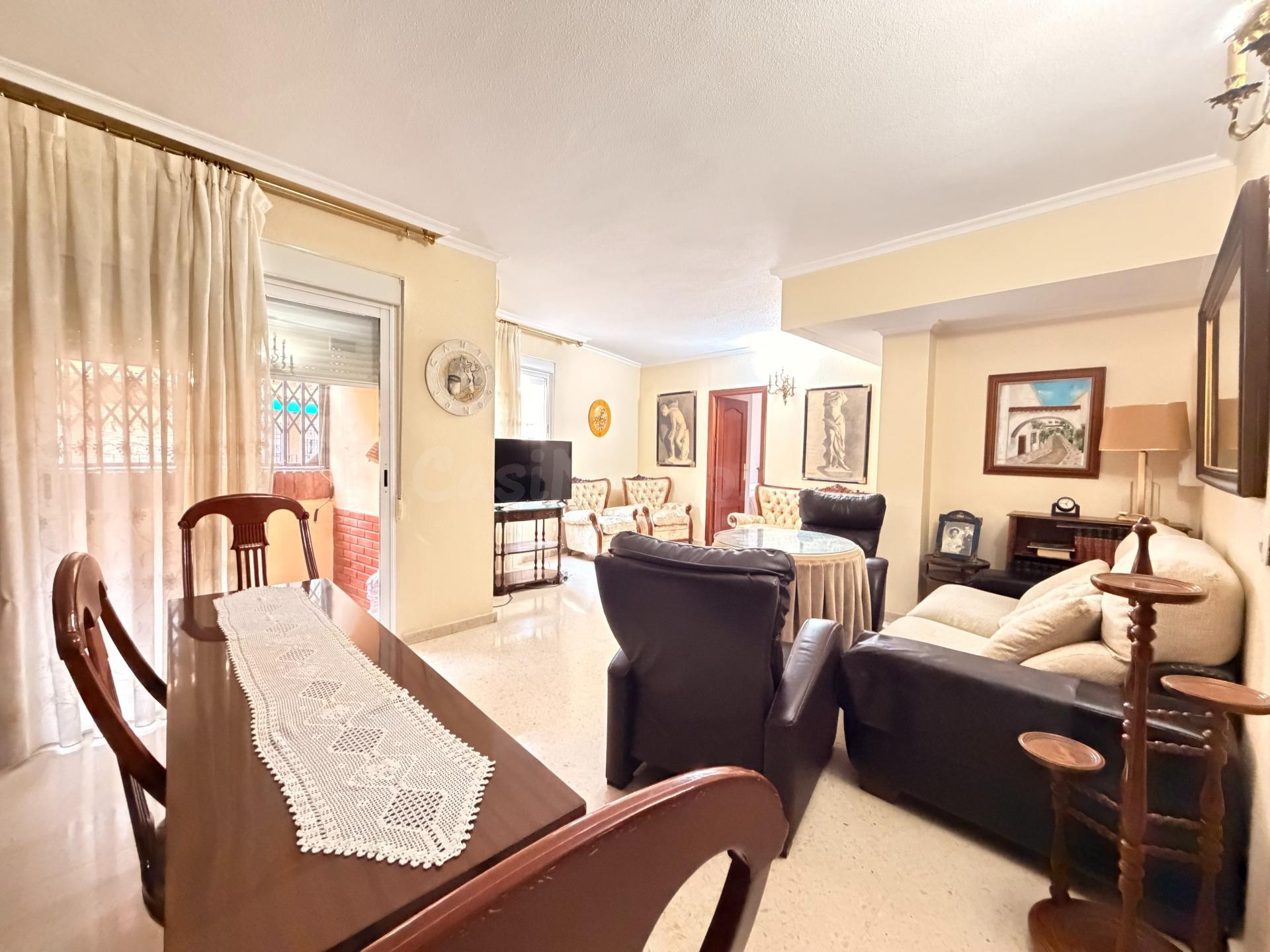 D. Piso con cochera y trastero junto a la Avenida de Medina  - foto 4