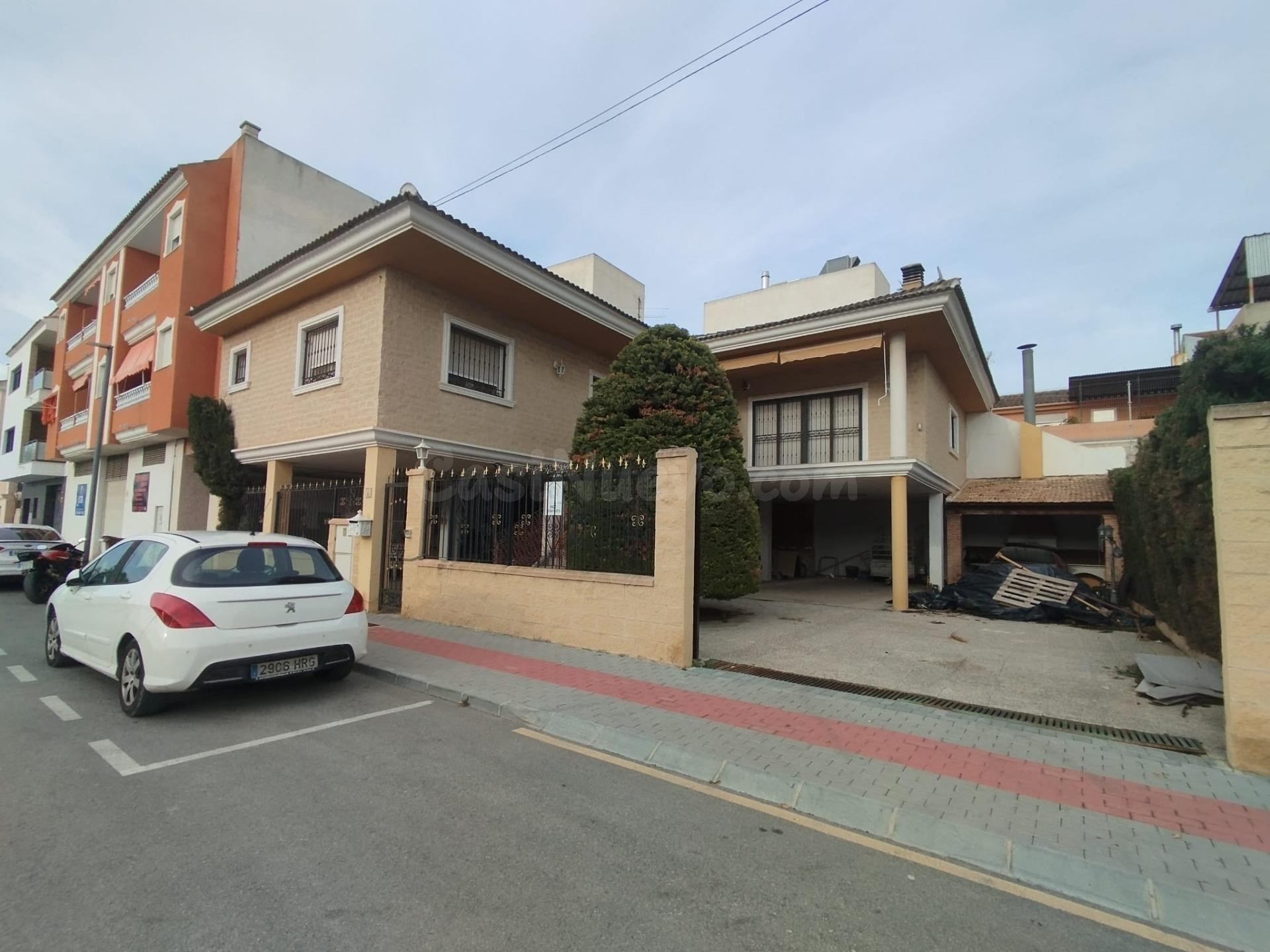 Magnífica vivienda independiente ubicada en una de las mejor - foto 2